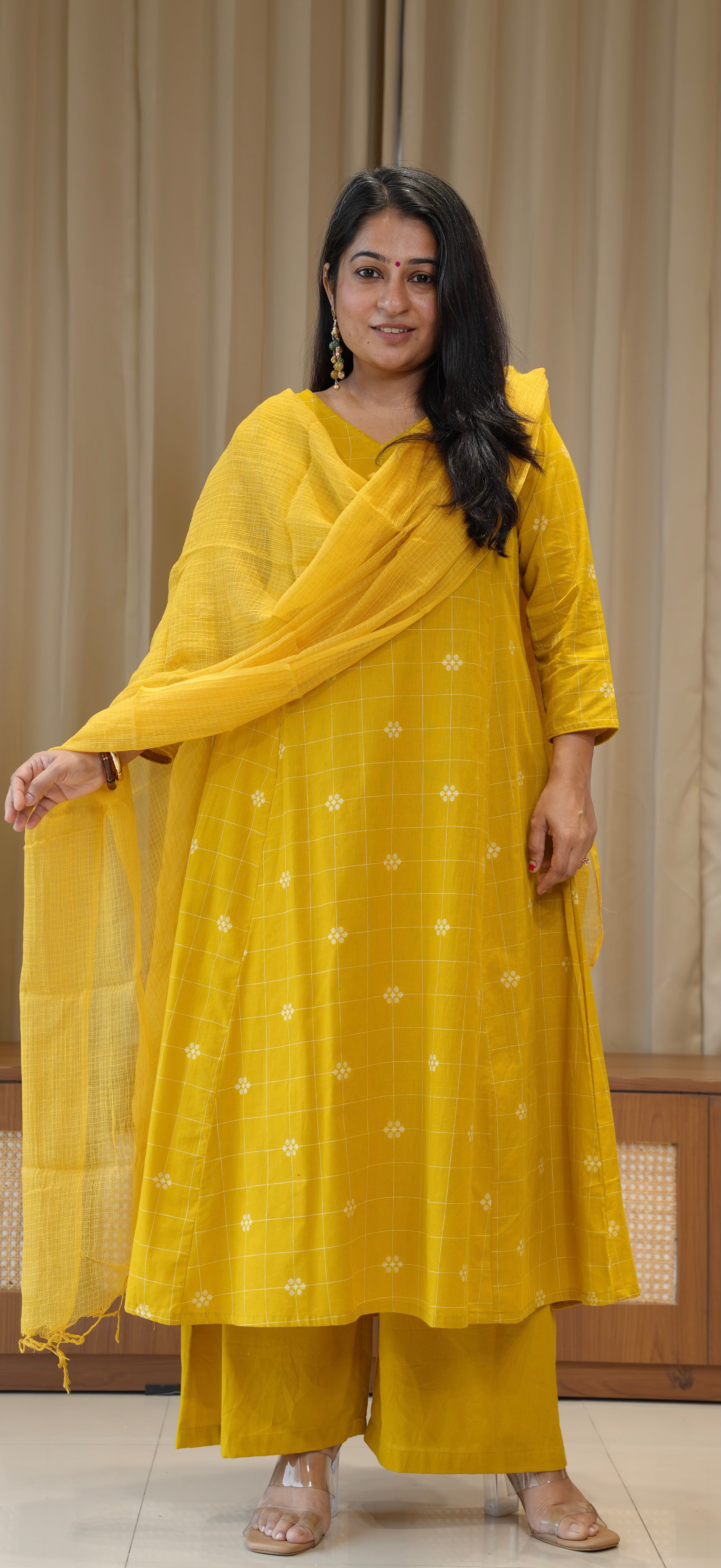 Saanvi Handwoven Cotton Kurta Set - Yellow
