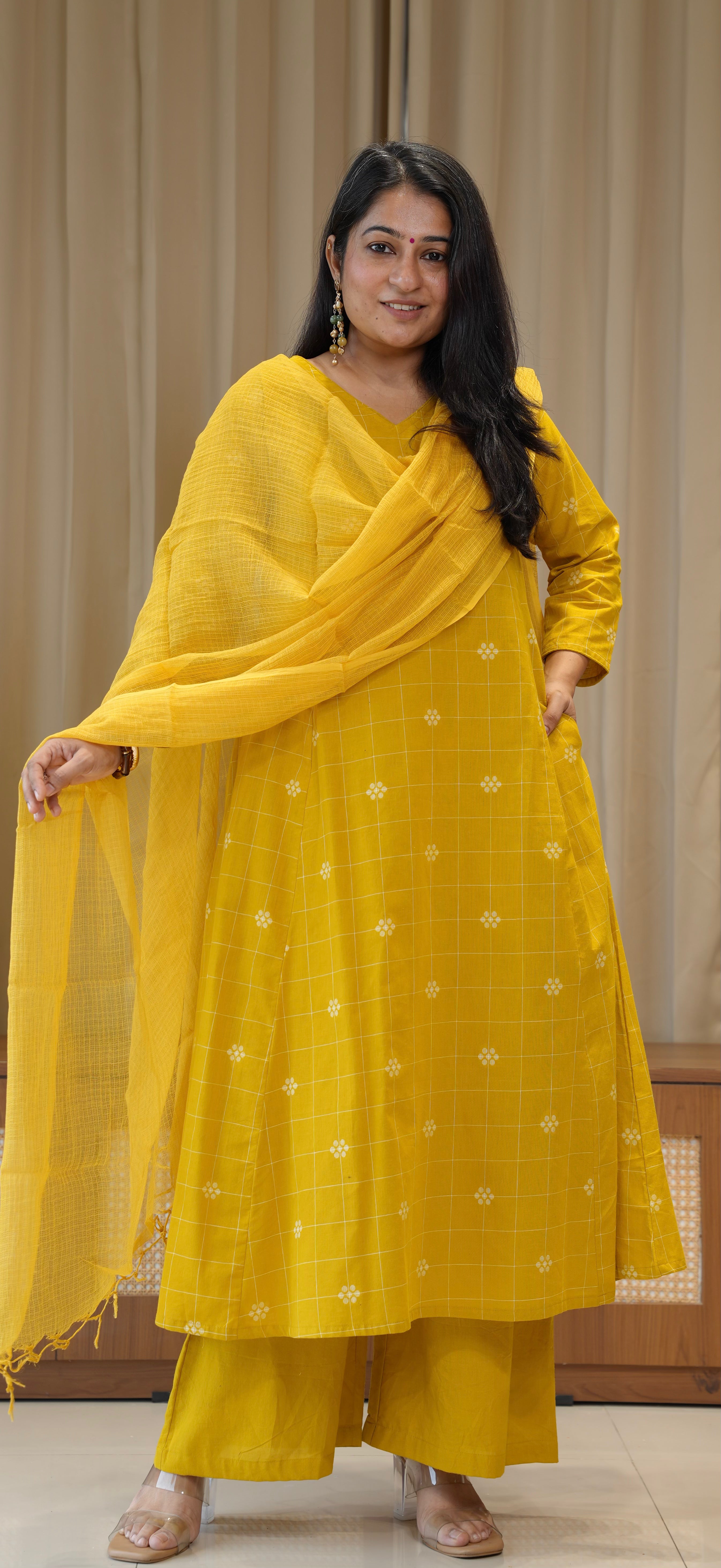 Saanvi Handwoven Cotton Kurta Set - Yellow