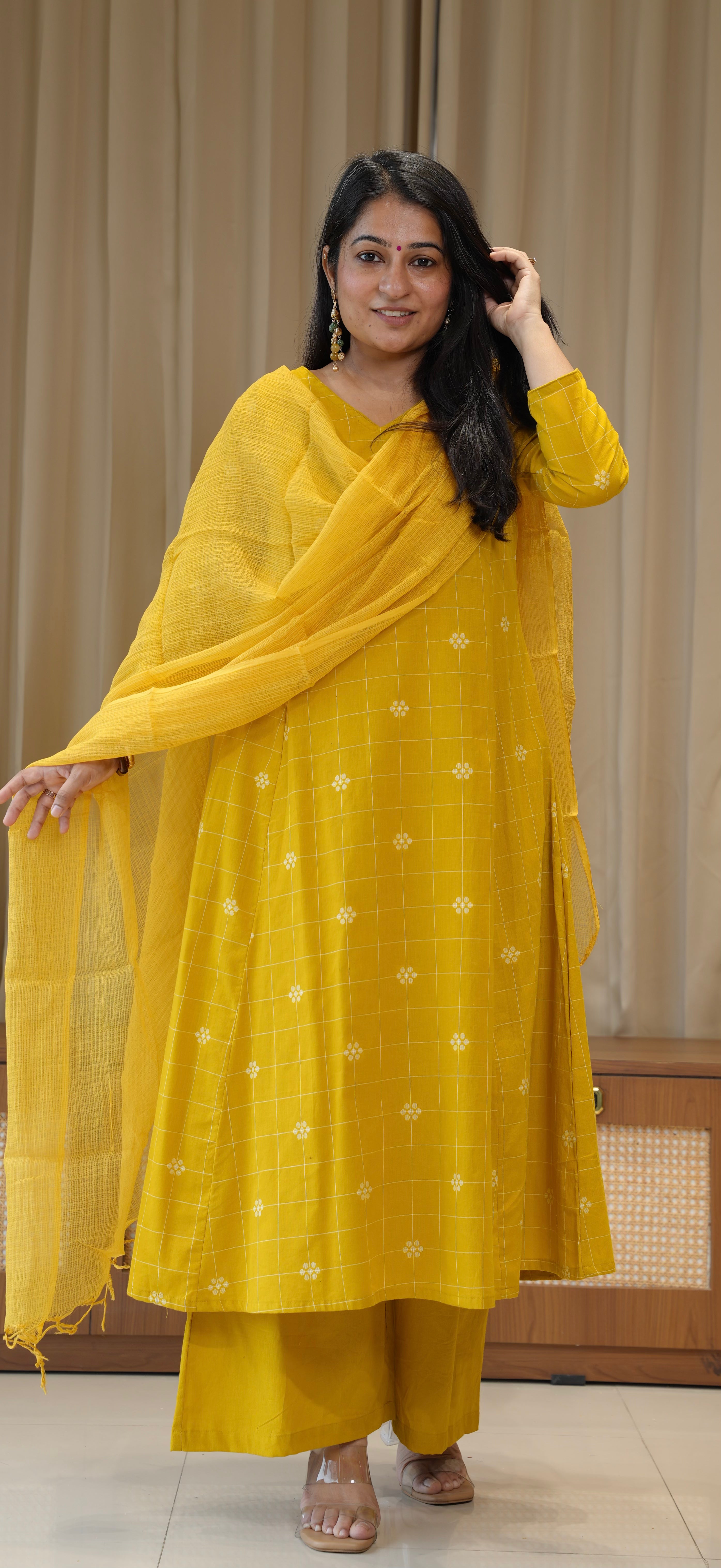 Saanvi Handwoven Cotton Kurta Set - Yellow
