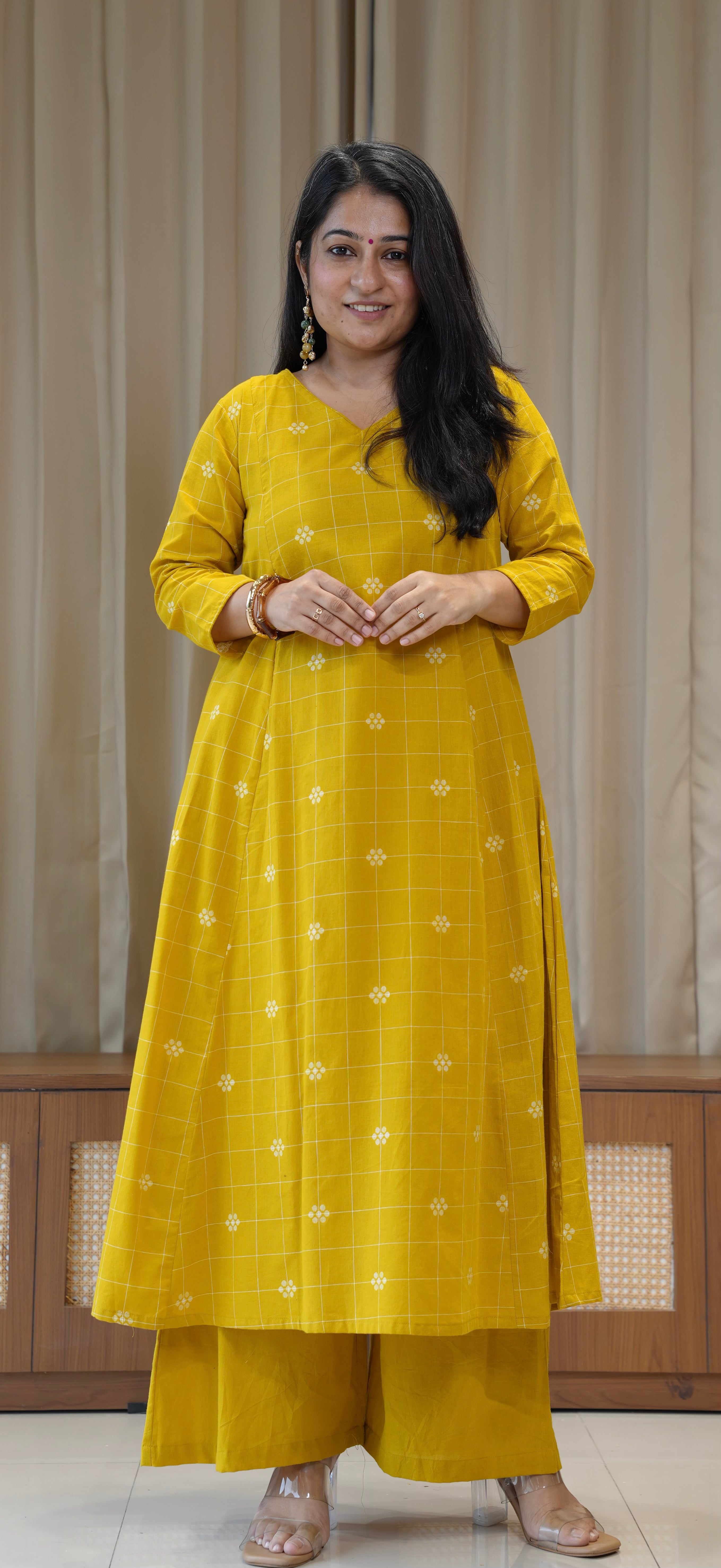 Saanvi Handwoven Cotton Kurta Set - Yellow