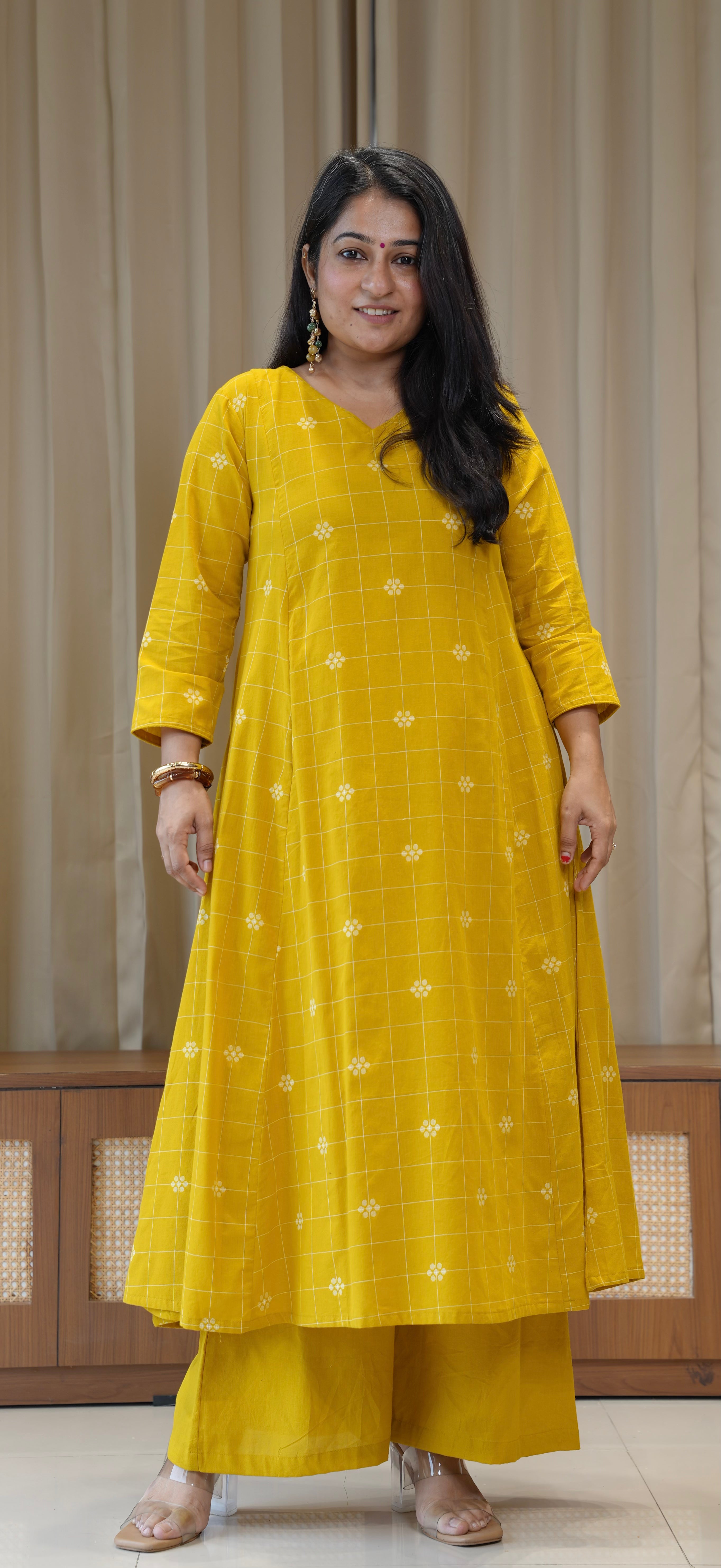 Saanvi Handwoven Cotton Kurta Set - Yellow