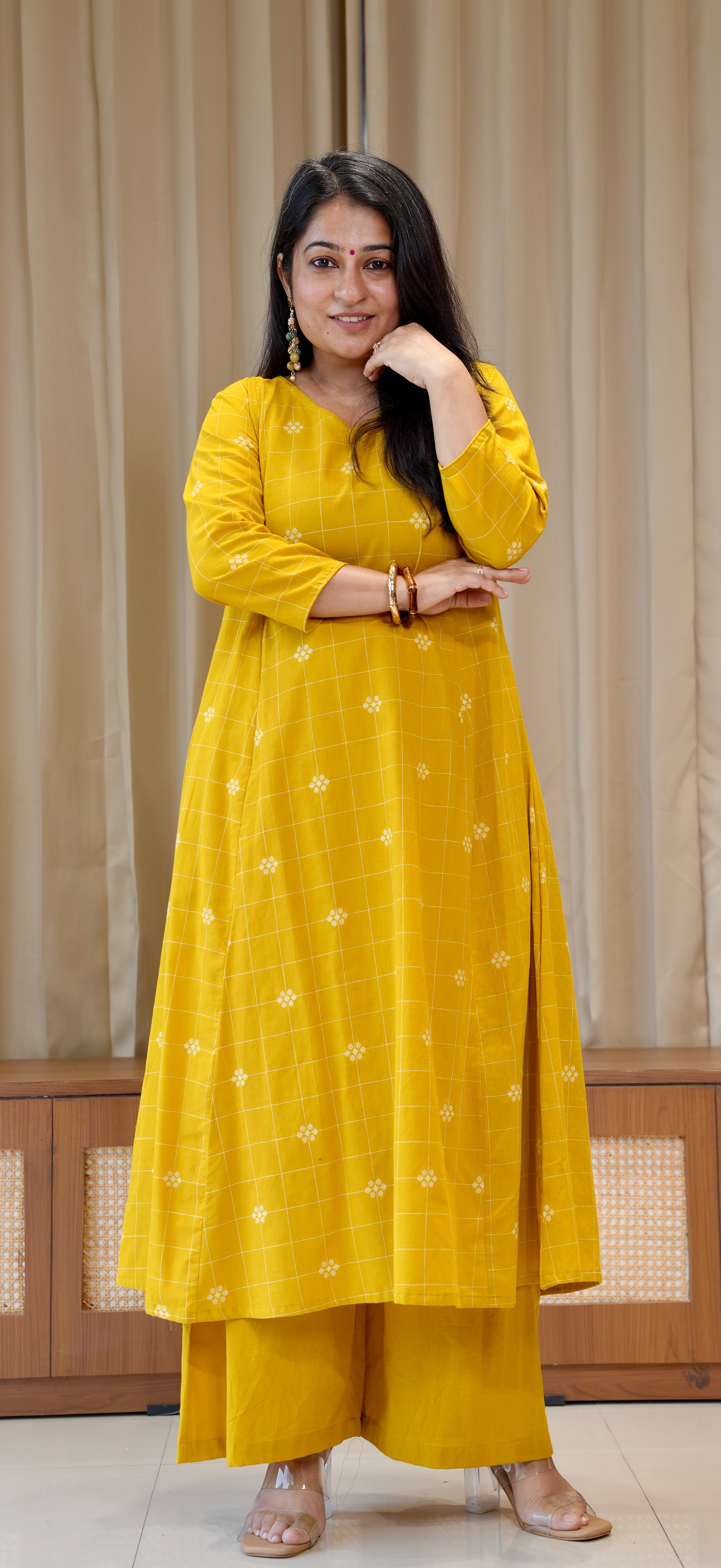 Saanvi Handwoven Cotton Kurta Set - Yellow