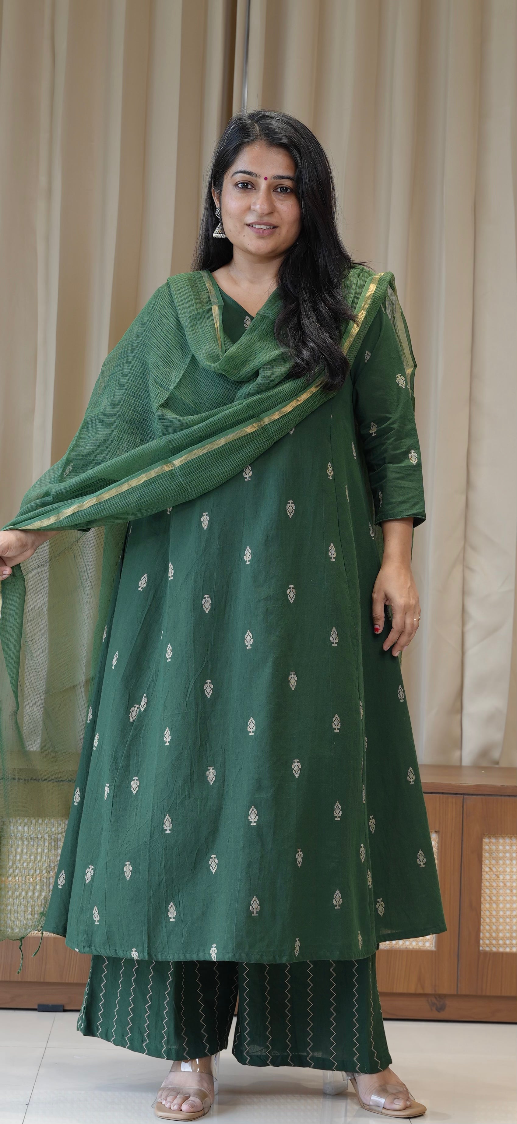 Aagya Handwoven Cotton Kurta Set - Green