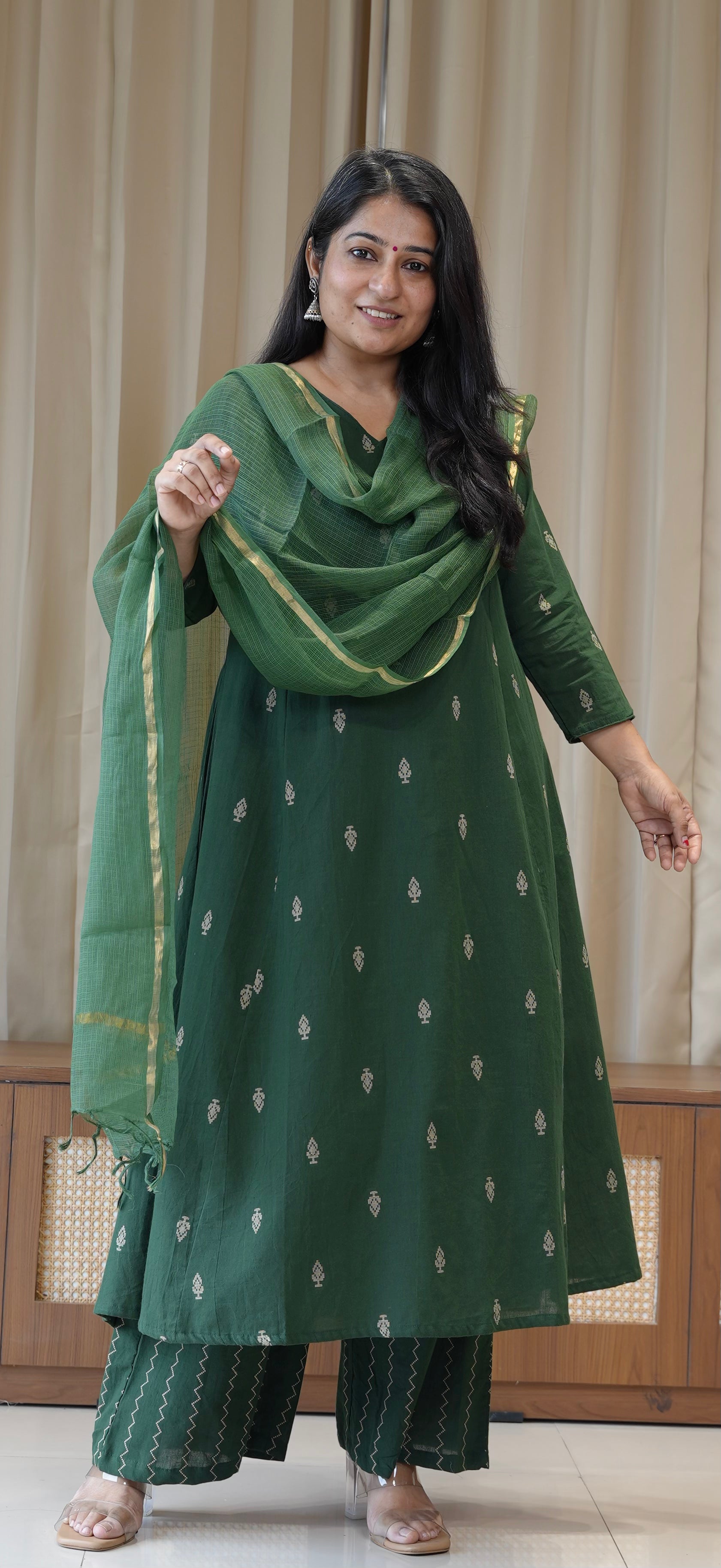 Aagya Handwoven Cotton Kurta Set - Green