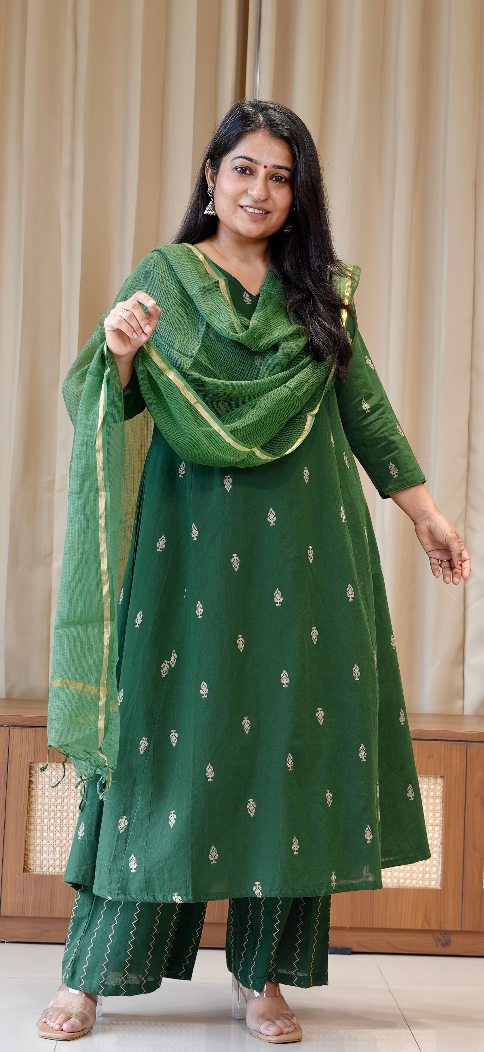 Aagya Handwoven Cotton Kurta Set - Green