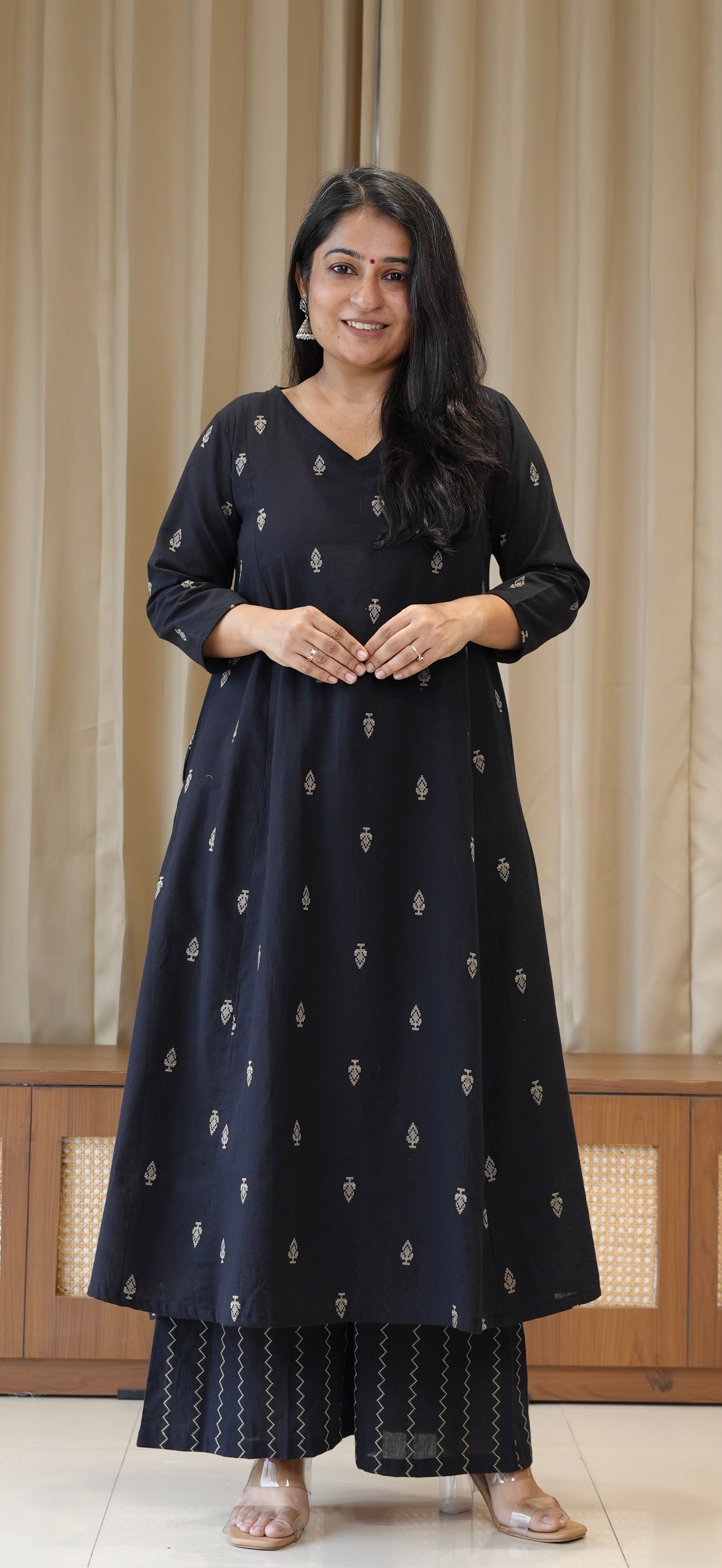 Amee Handwoven Cotton Kurta Set - Black