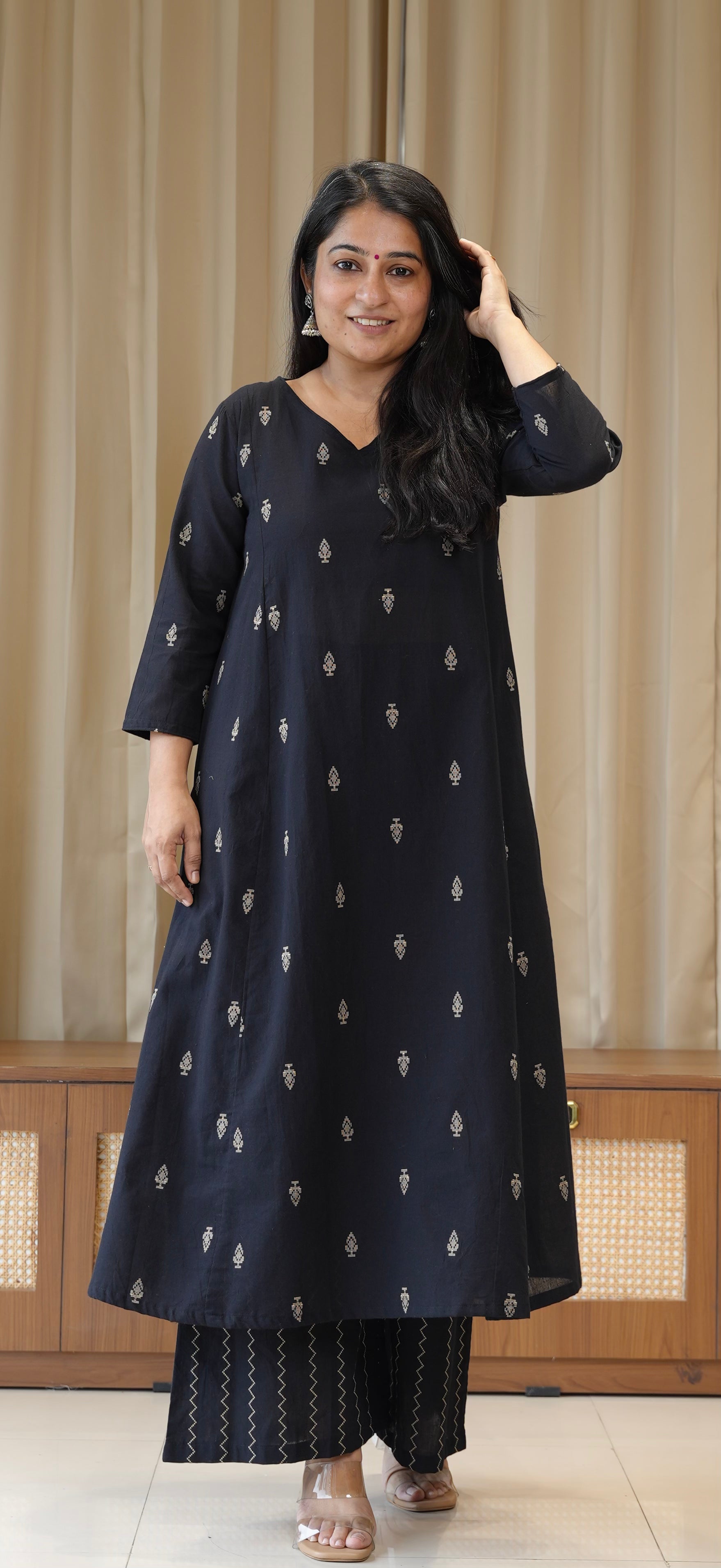 Amee Handwoven Cotton Kurta Set - Black