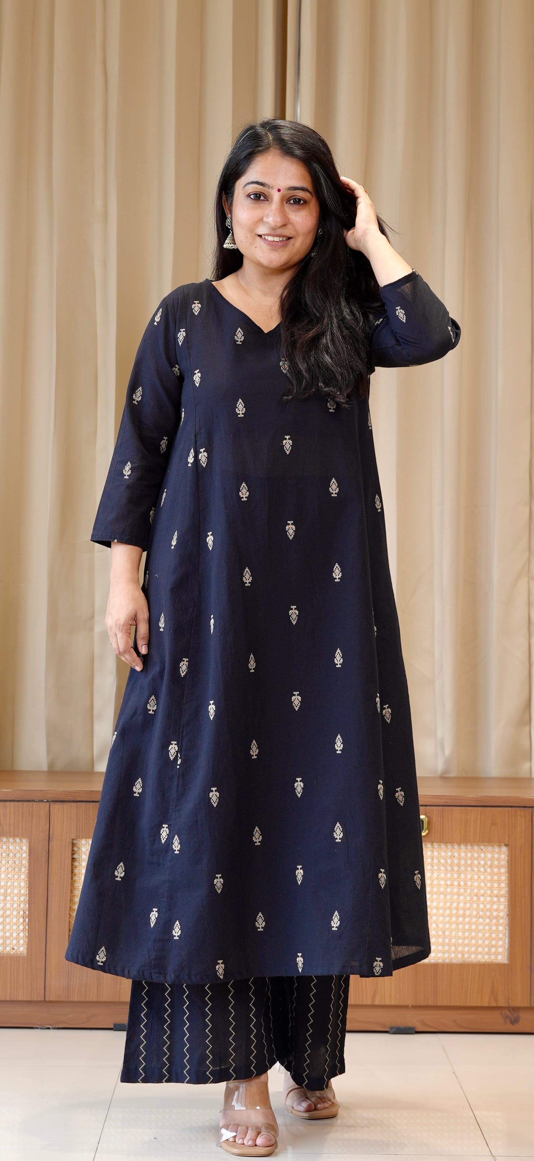 Amee Handwoven Cotton Kurta Set - Black