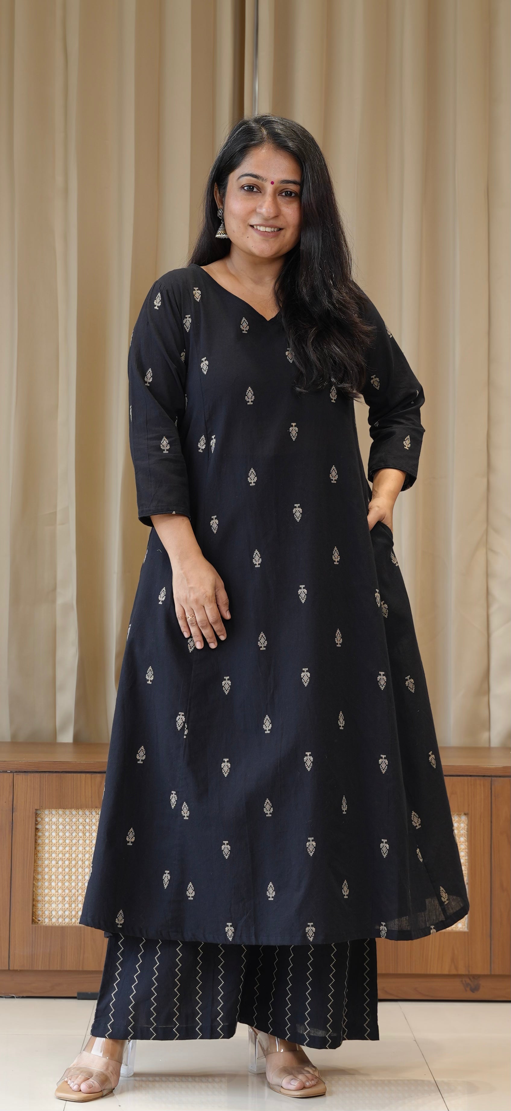 Amee Handwoven Cotton Kurta Set - Black