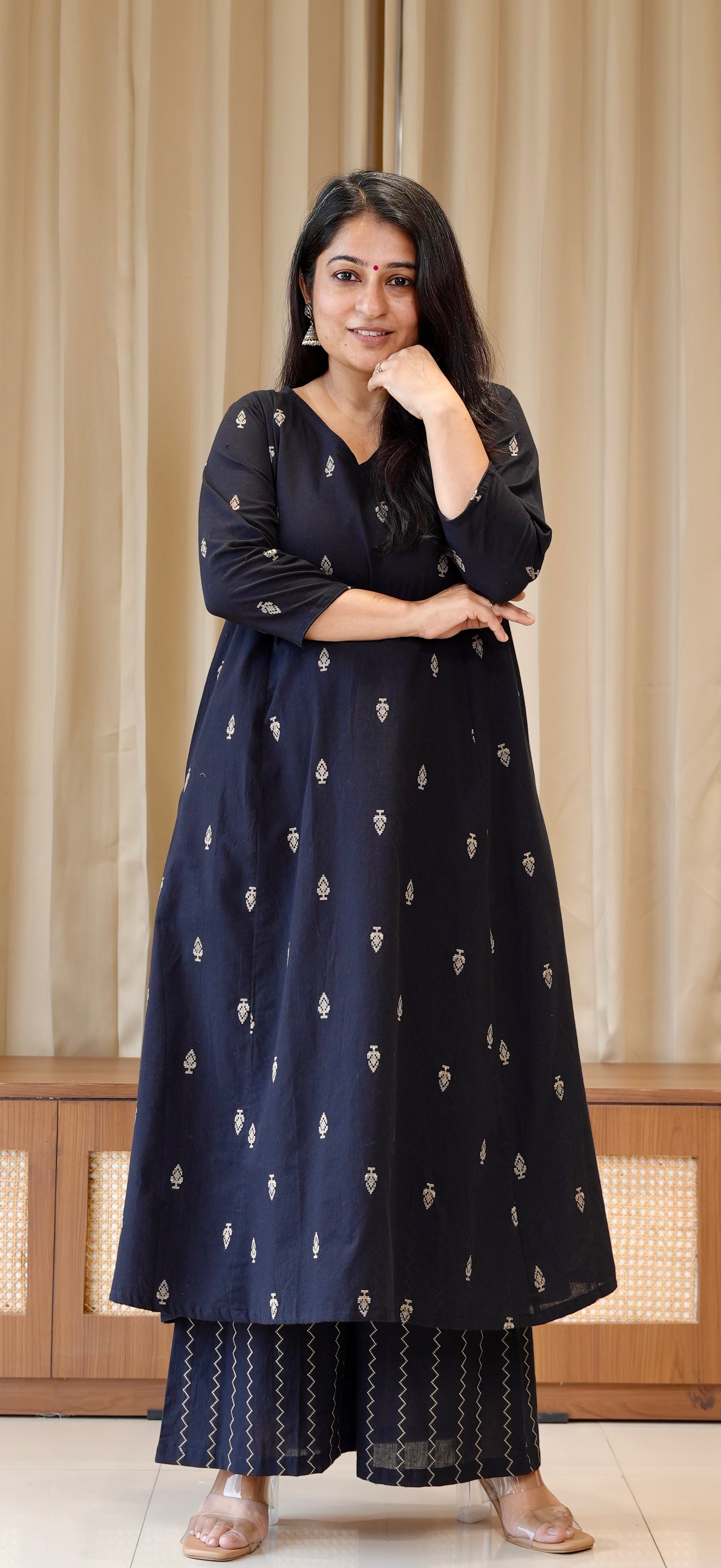 Amee Handwoven Cotton Kurta Set - Black