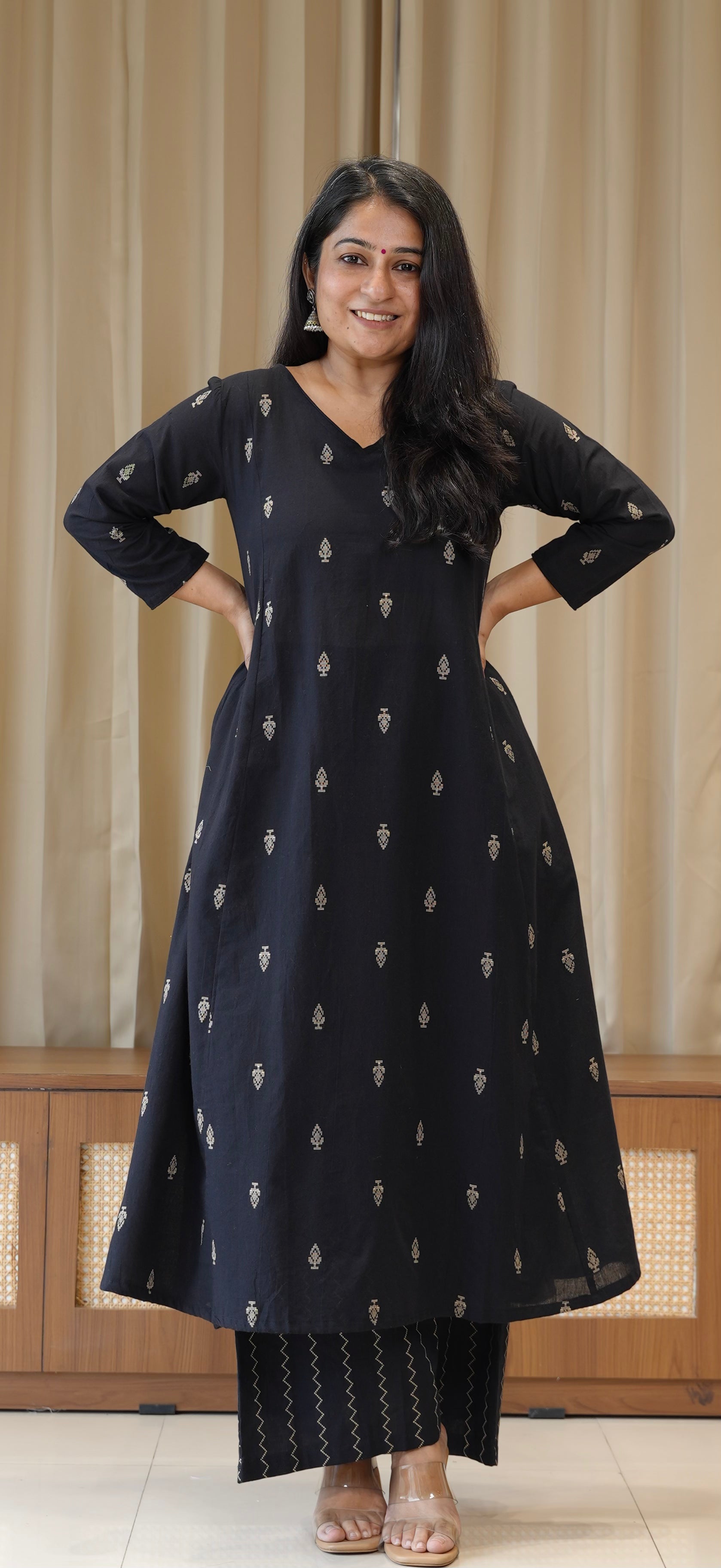 Amee Handwoven Cotton Kurta Set - Black