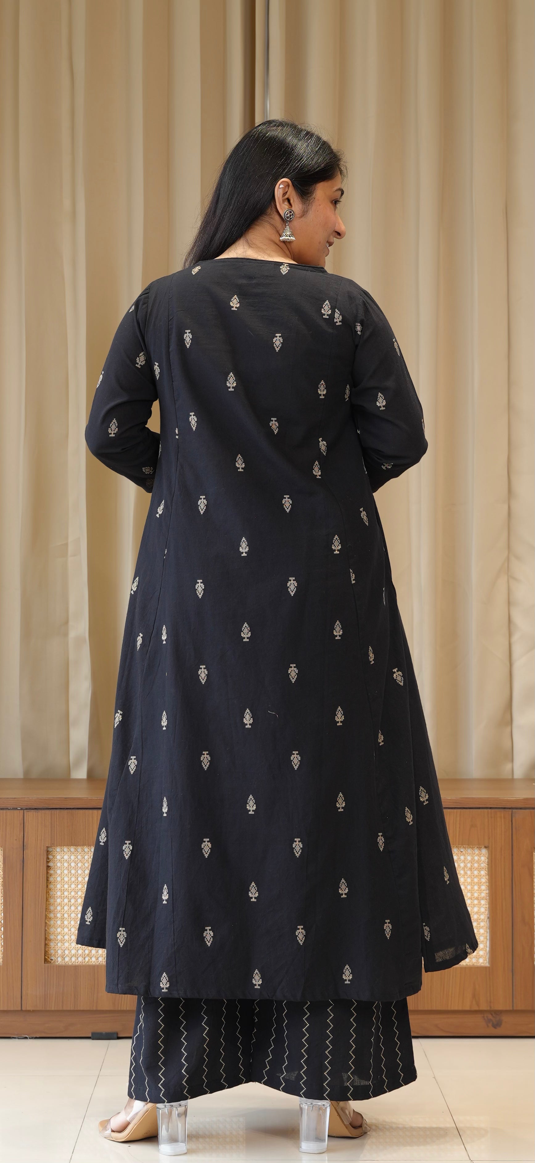 Amee Handwoven Cotton Kurta Set - Black