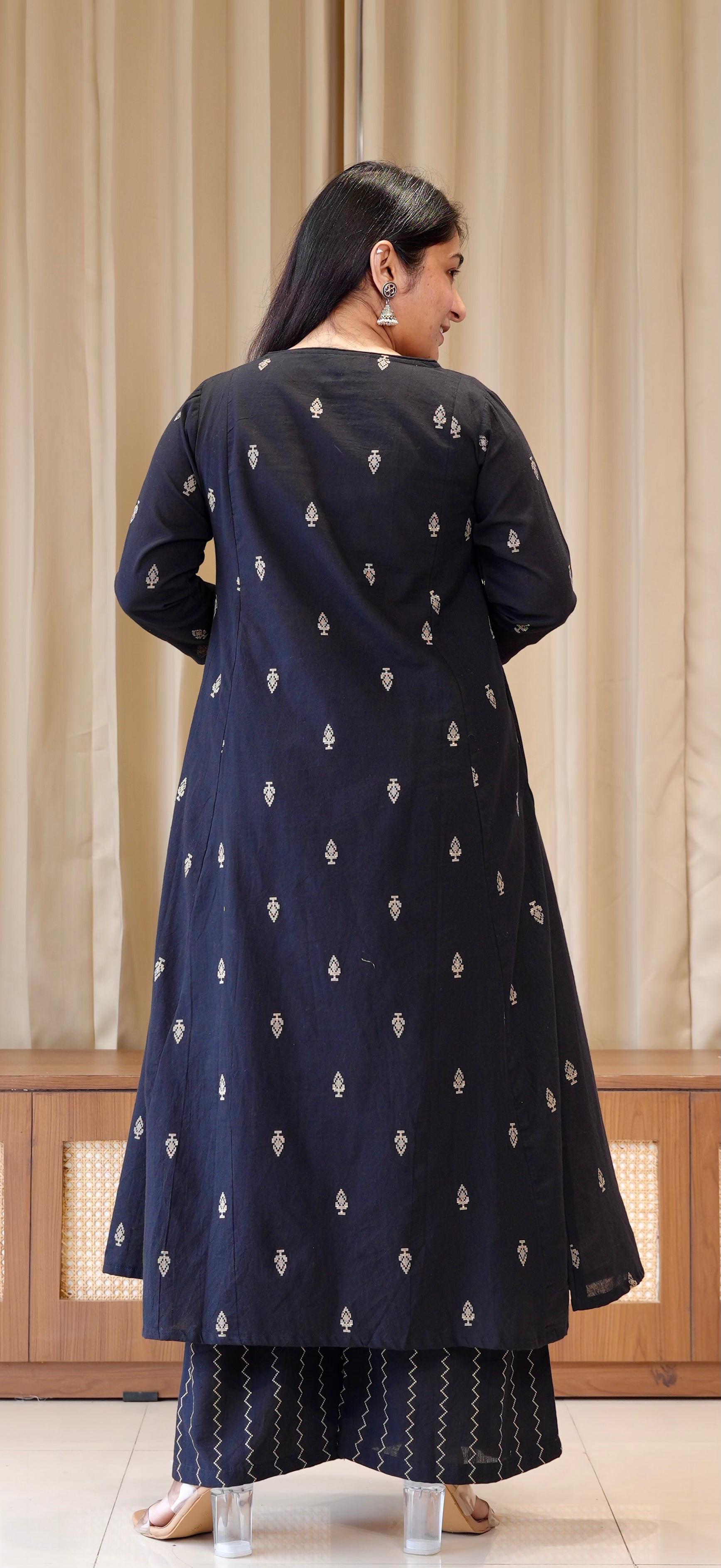 Amee Handwoven Cotton Kurta Set - Black