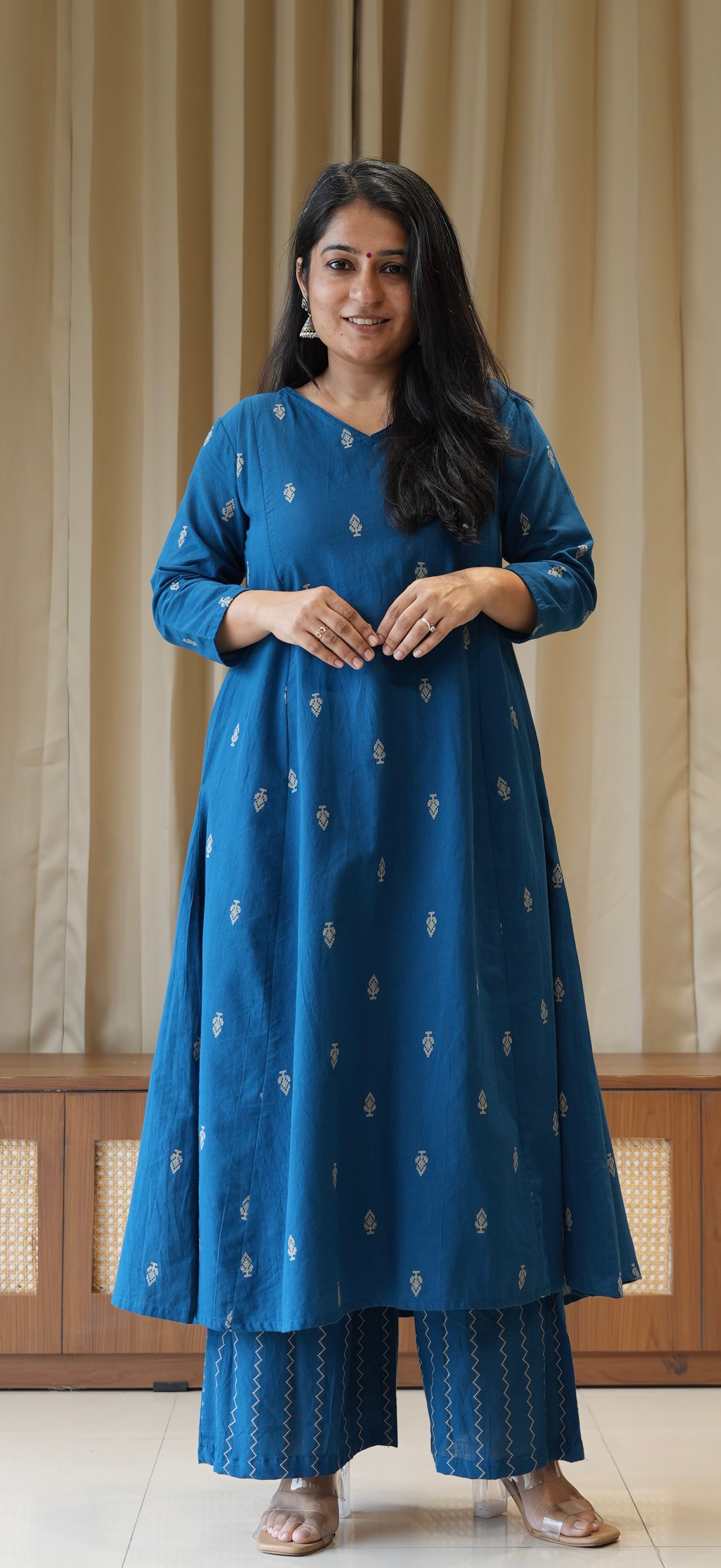 Aadhira Handwoven Cotton Kurta Set - Blue