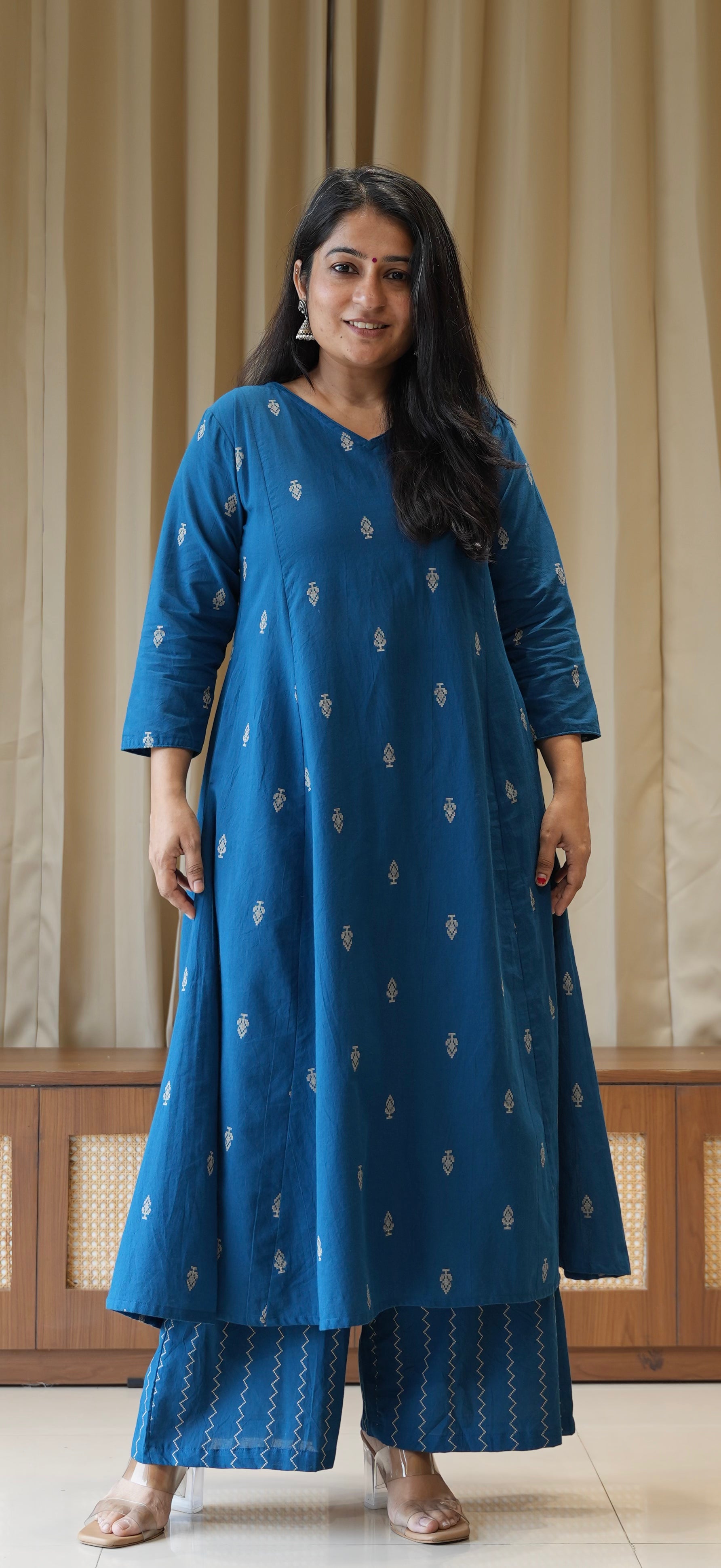 Aadhira Handwoven Cotton Kurta Set - Blue