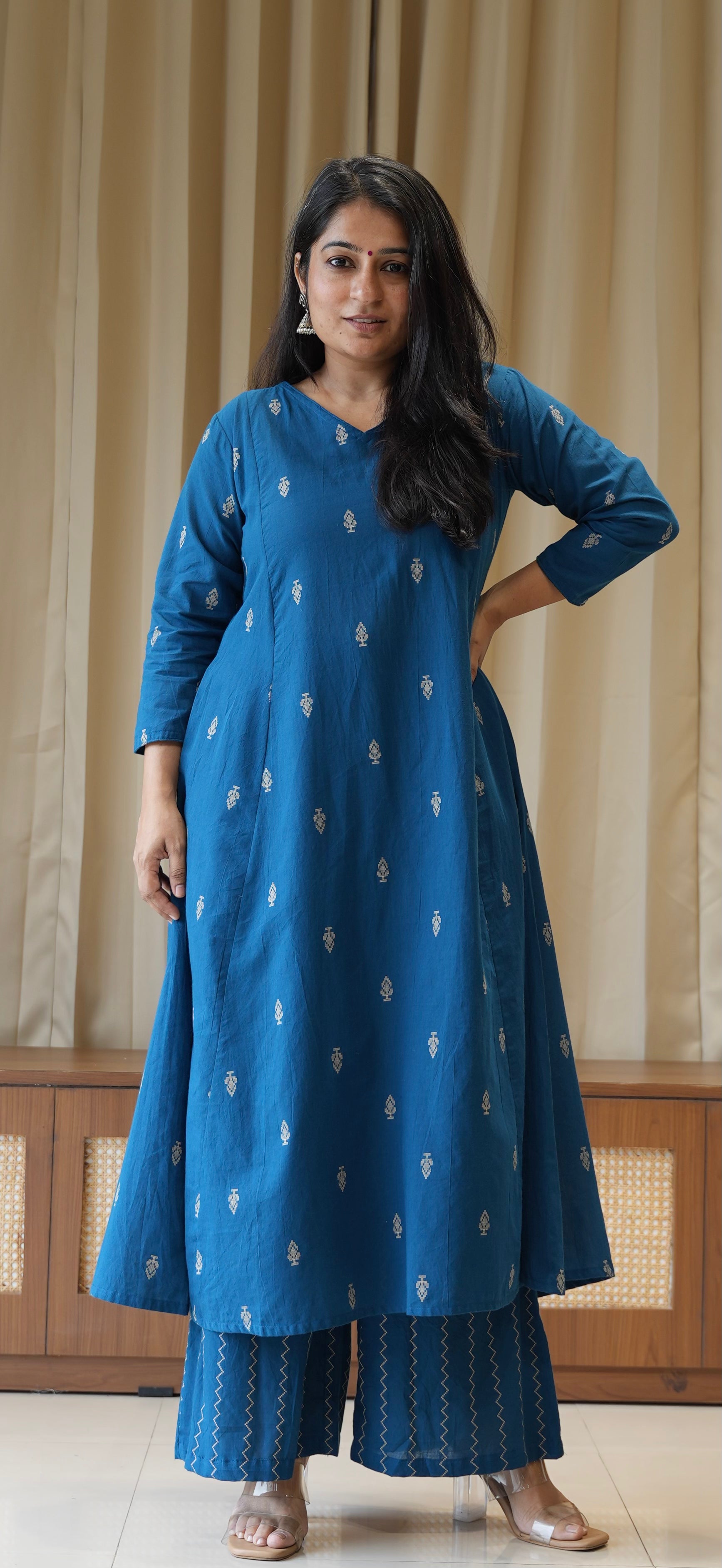 Aadhira Handwoven Cotton Kurta Set - Blue