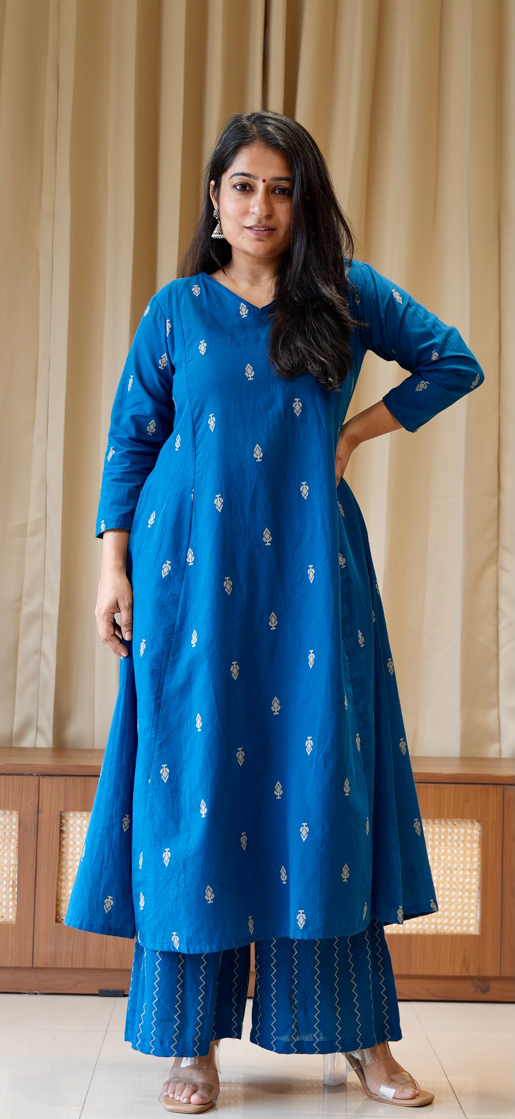 Aadhira Handwoven Cotton Kurta Set - Blue