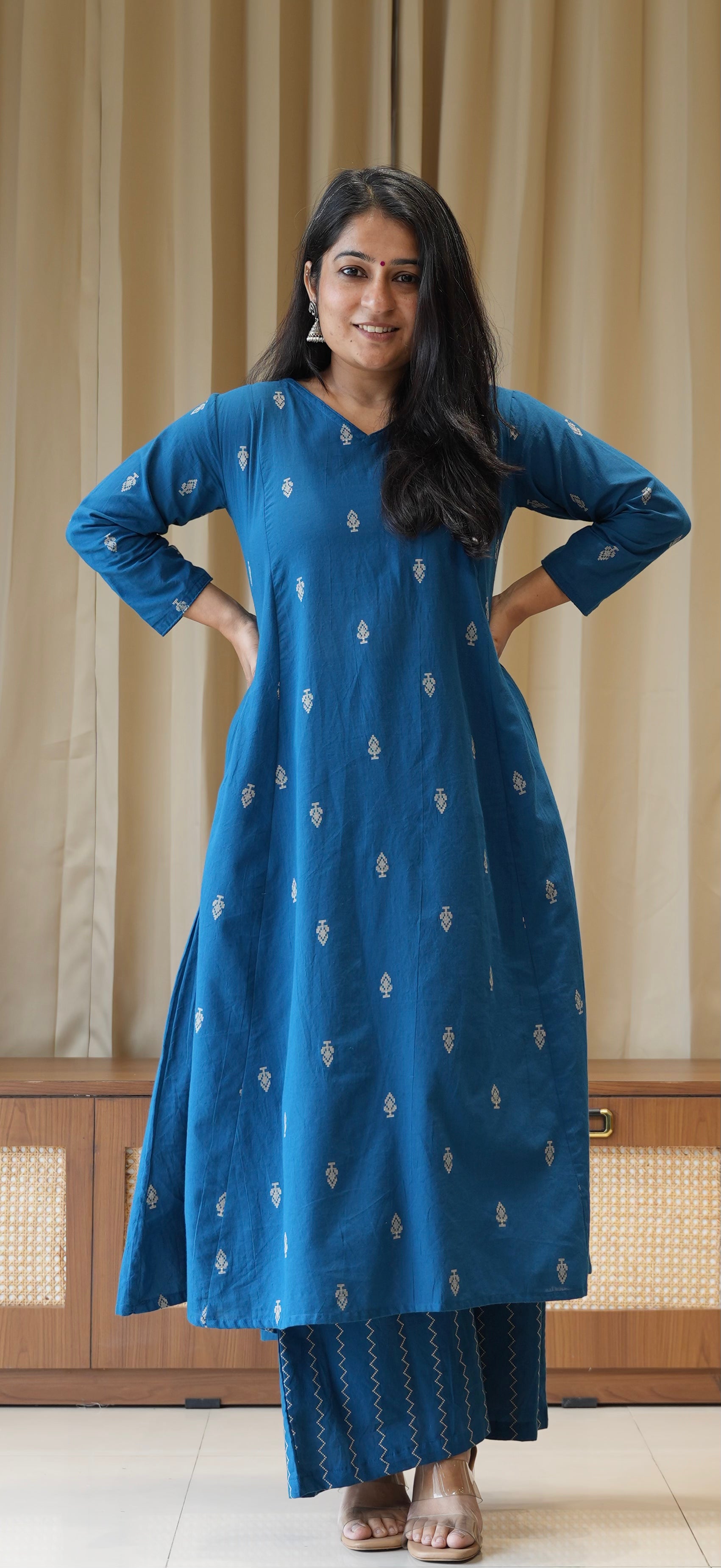 Aadhira Handwoven Cotton Kurta Set - Blue