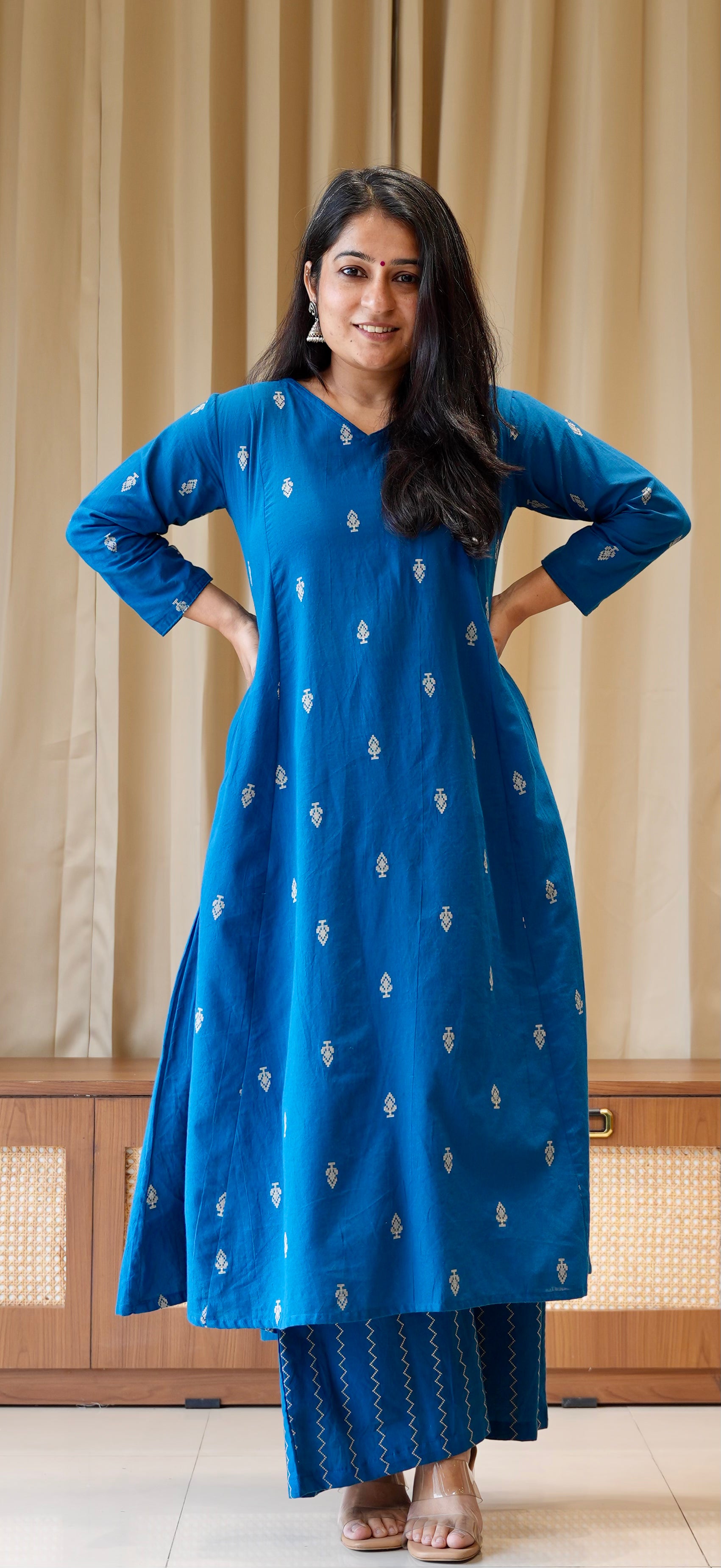 Aadhira Handwoven Cotton Kurta Set - Blue