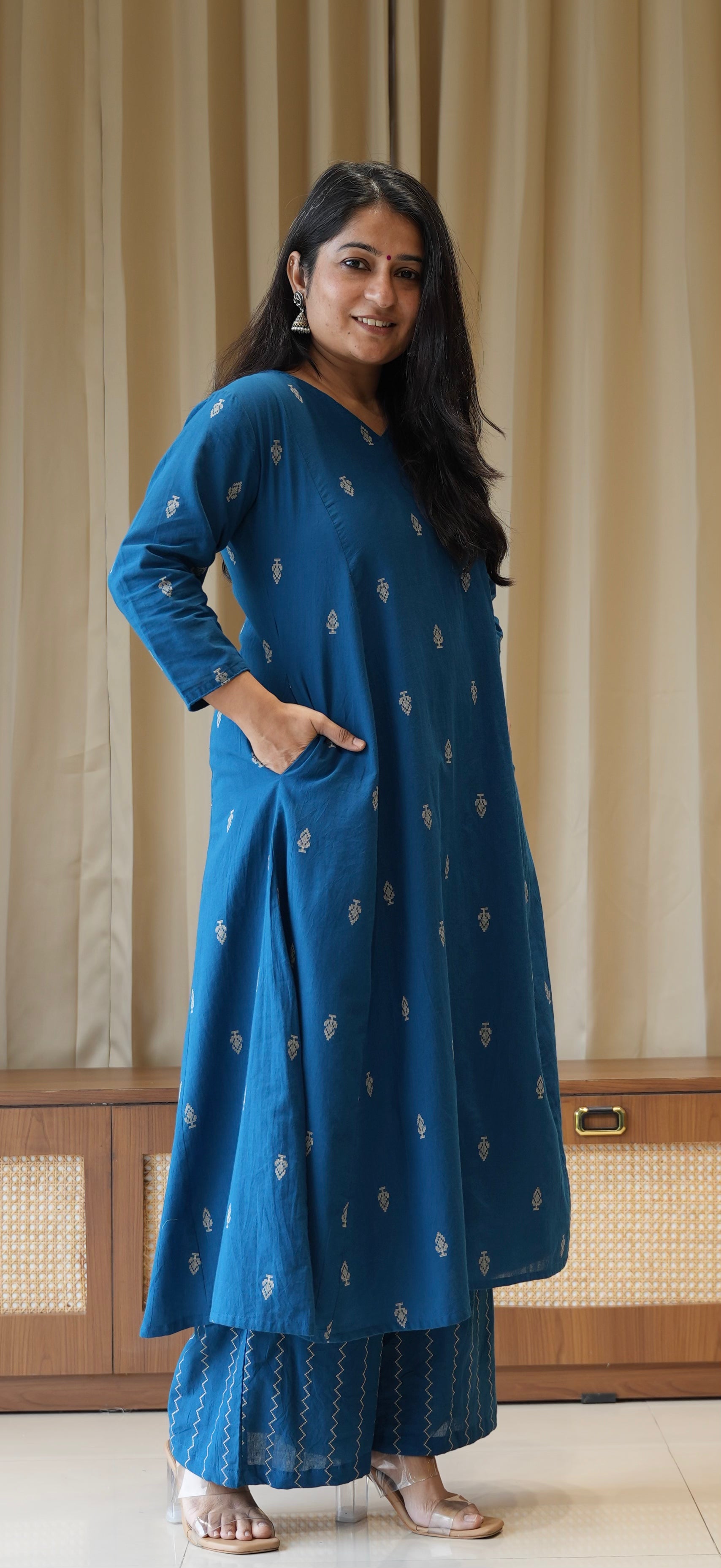 Aadhira Handwoven Cotton Kurta Set - Blue