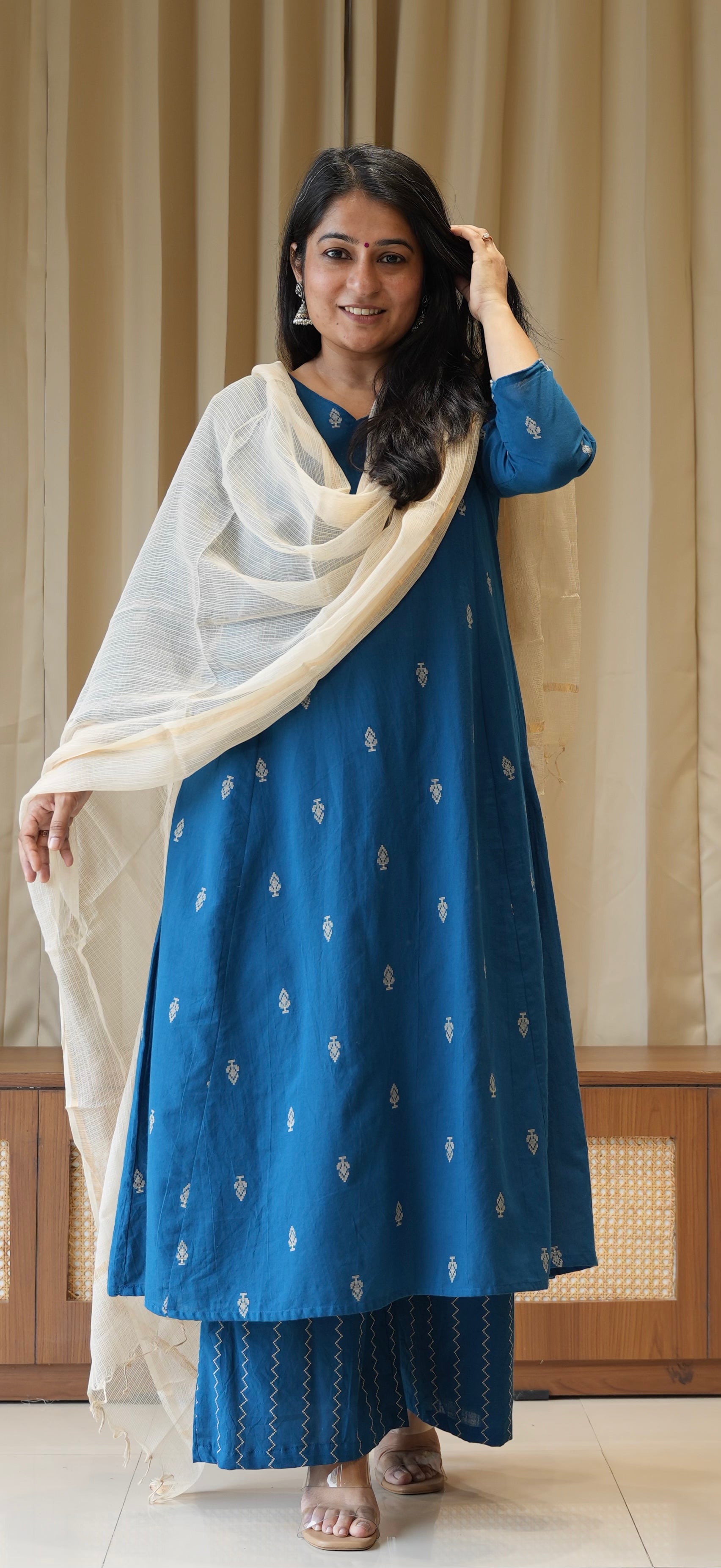 Aadhira Handwoven Cotton Kurta Set - Blue