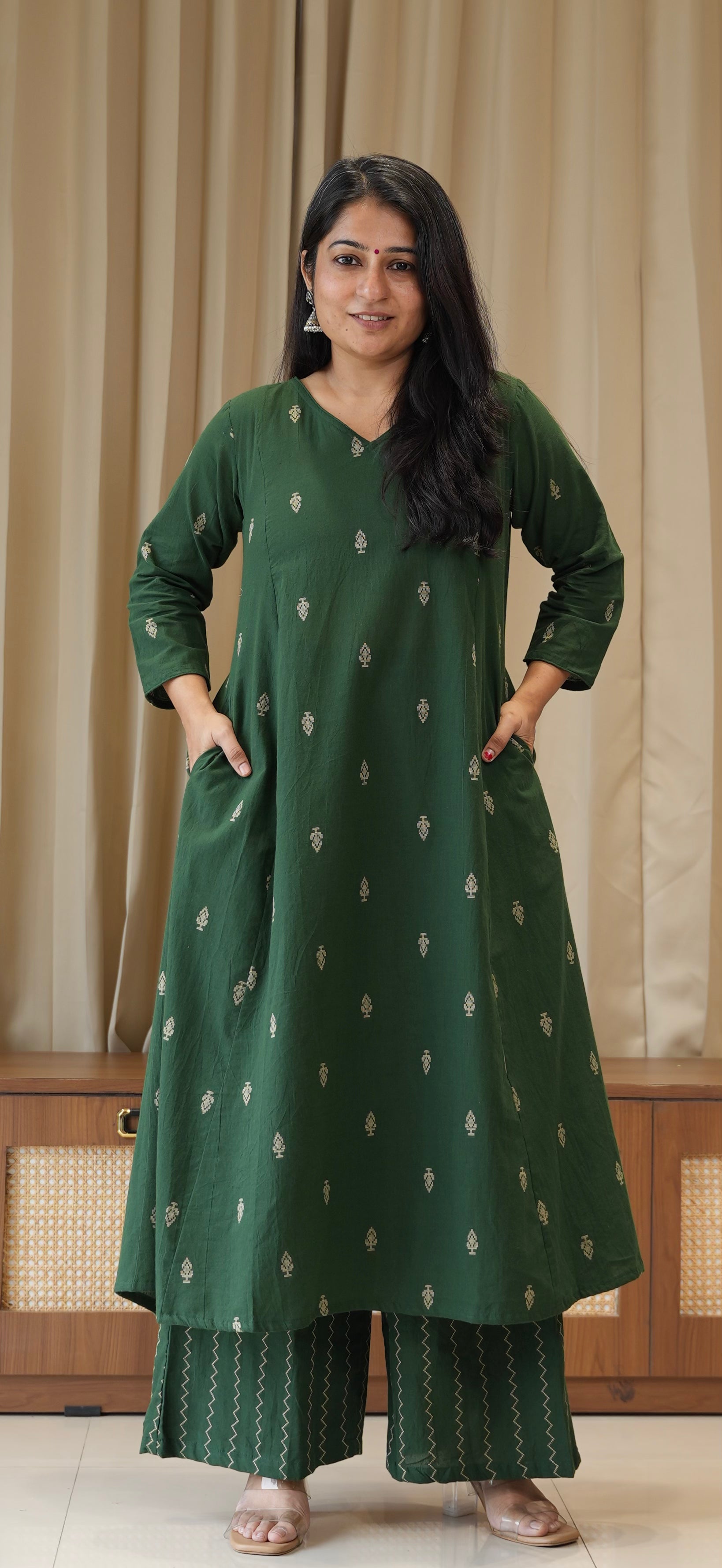 Aagya Handwoven Cotton Kurta Set - Green