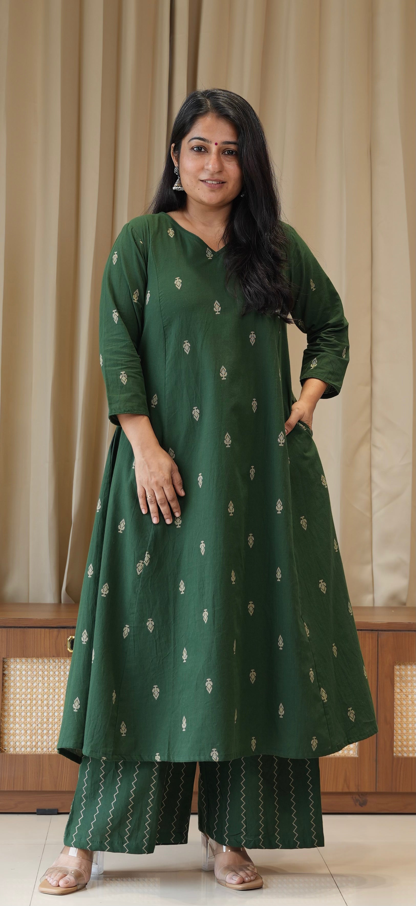 Aagya Handwoven Cotton Kurta Set - Green