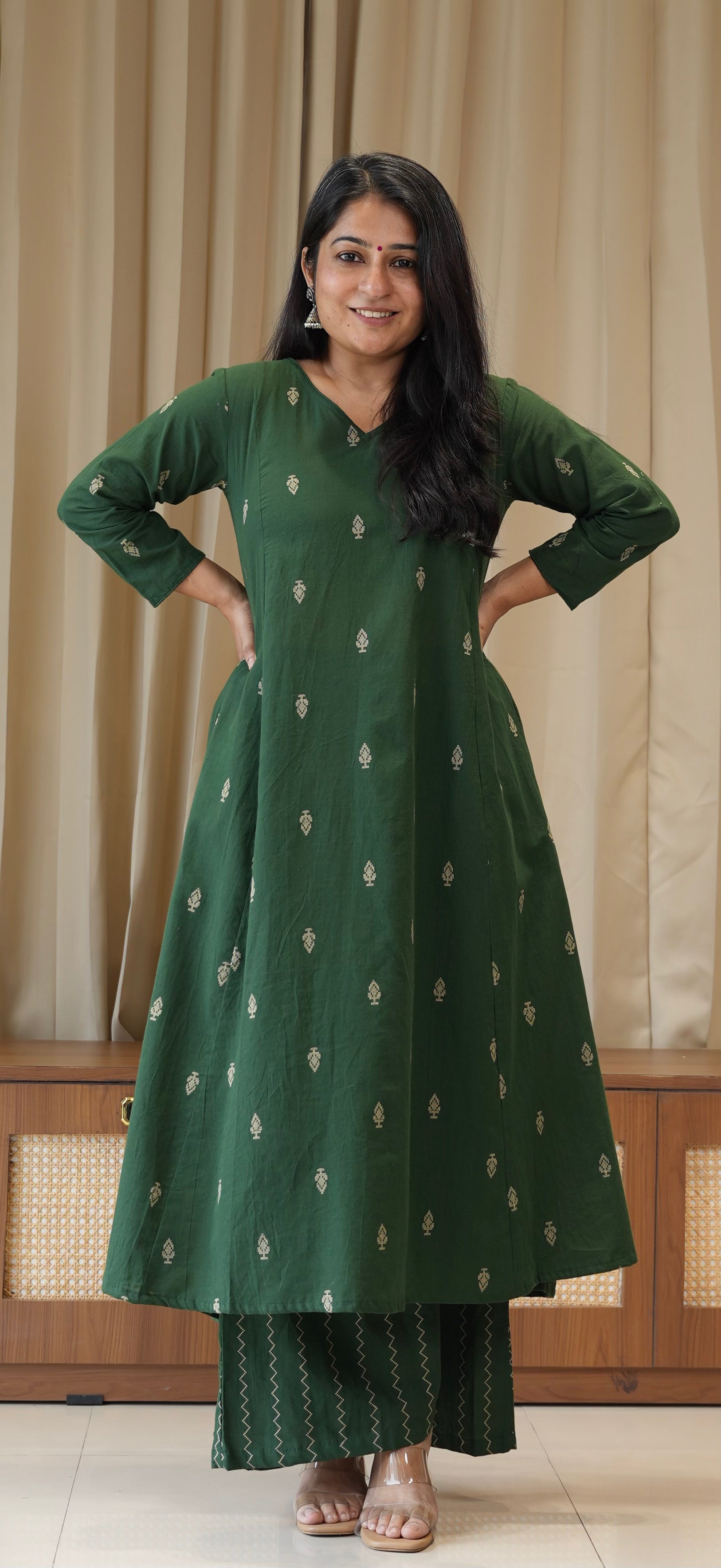 Aagya Handwoven Cotton Kurta Set - Green