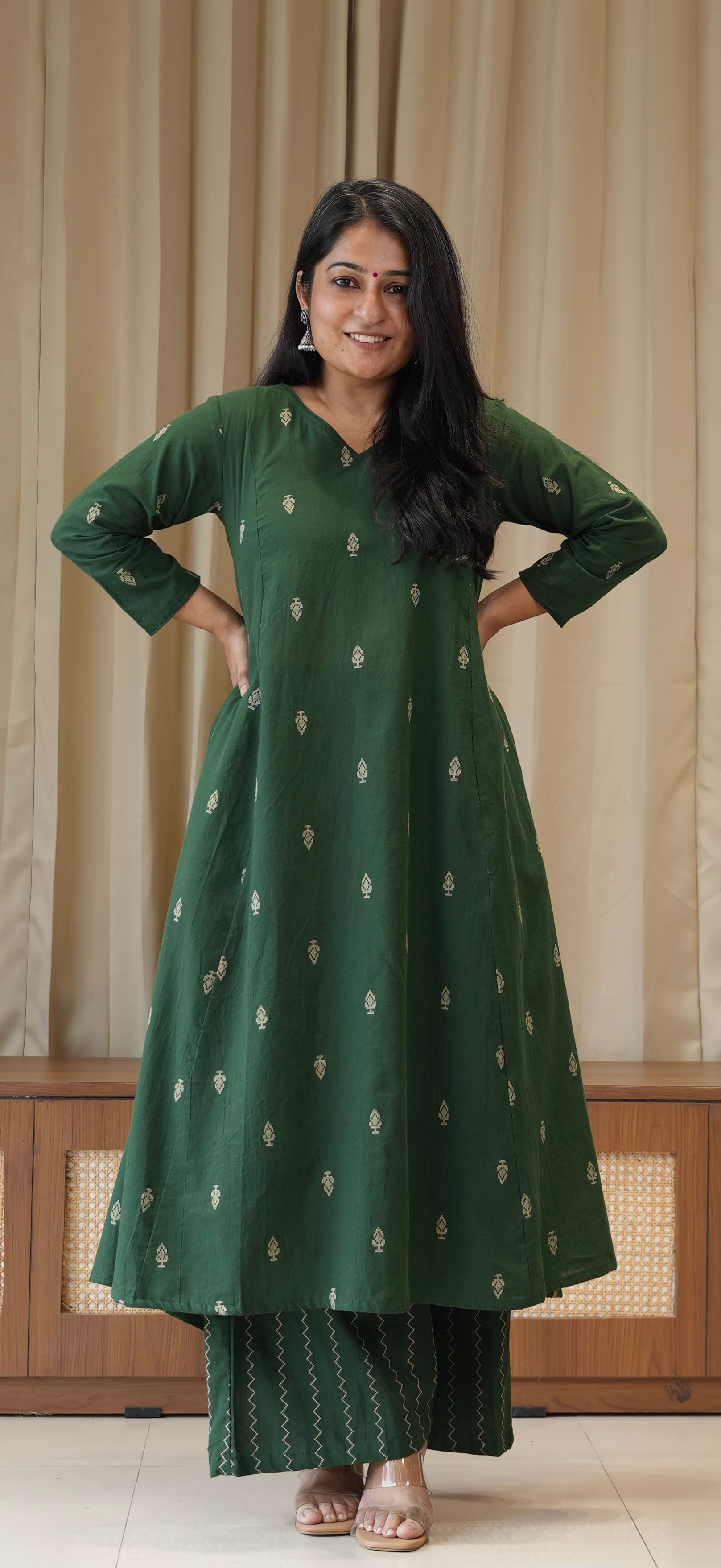Aagya Handwoven Cotton Kurta Set - Green