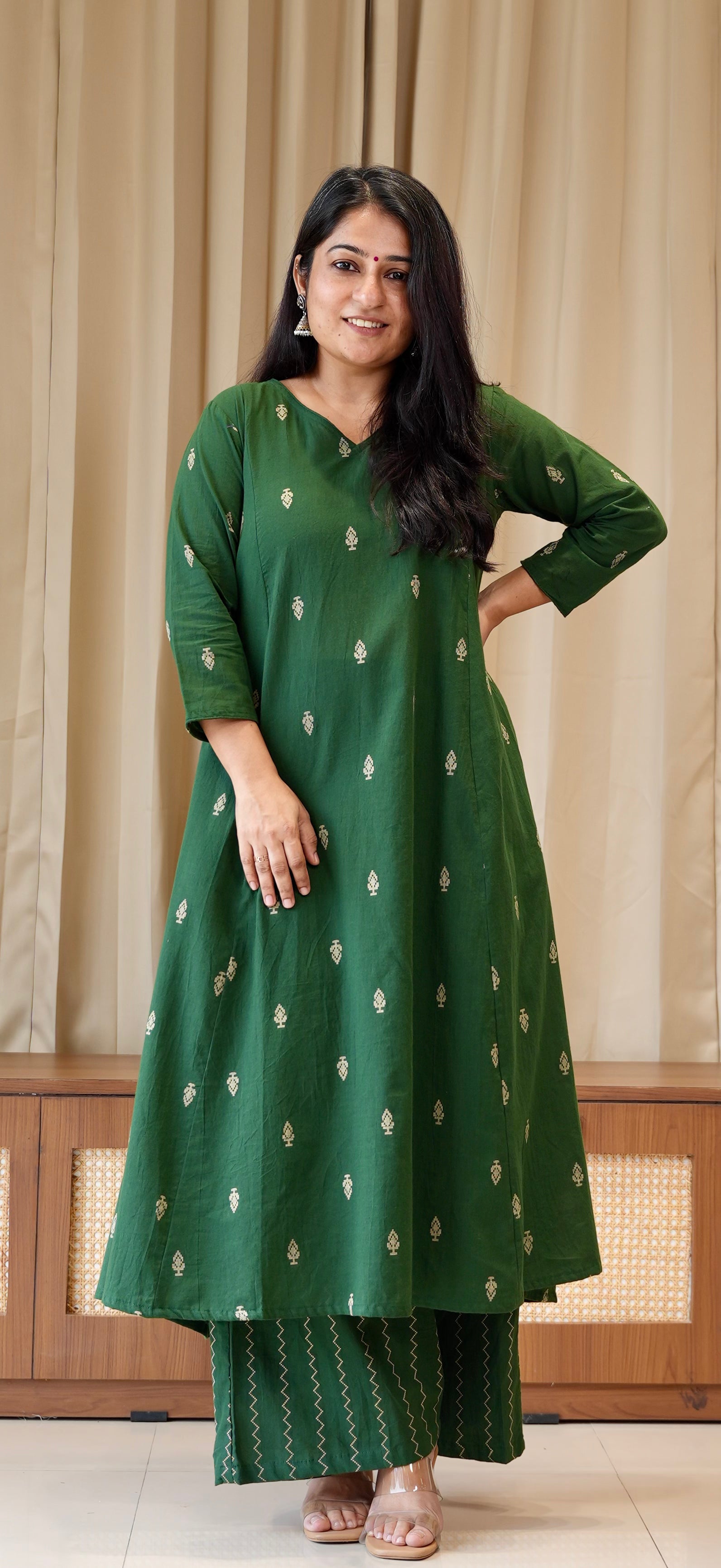 Aagya Handwoven Cotton Kurta Set - Green