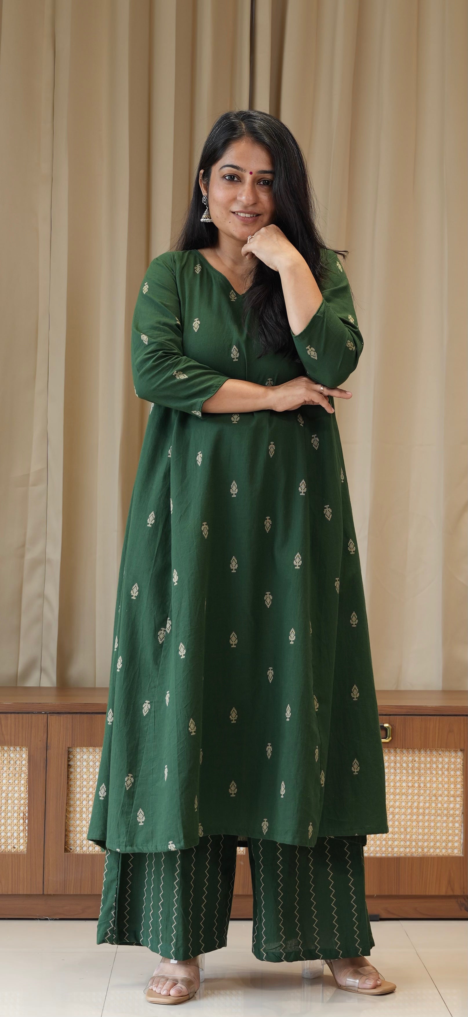 Aagya Handwoven Cotton Kurta Set - Green