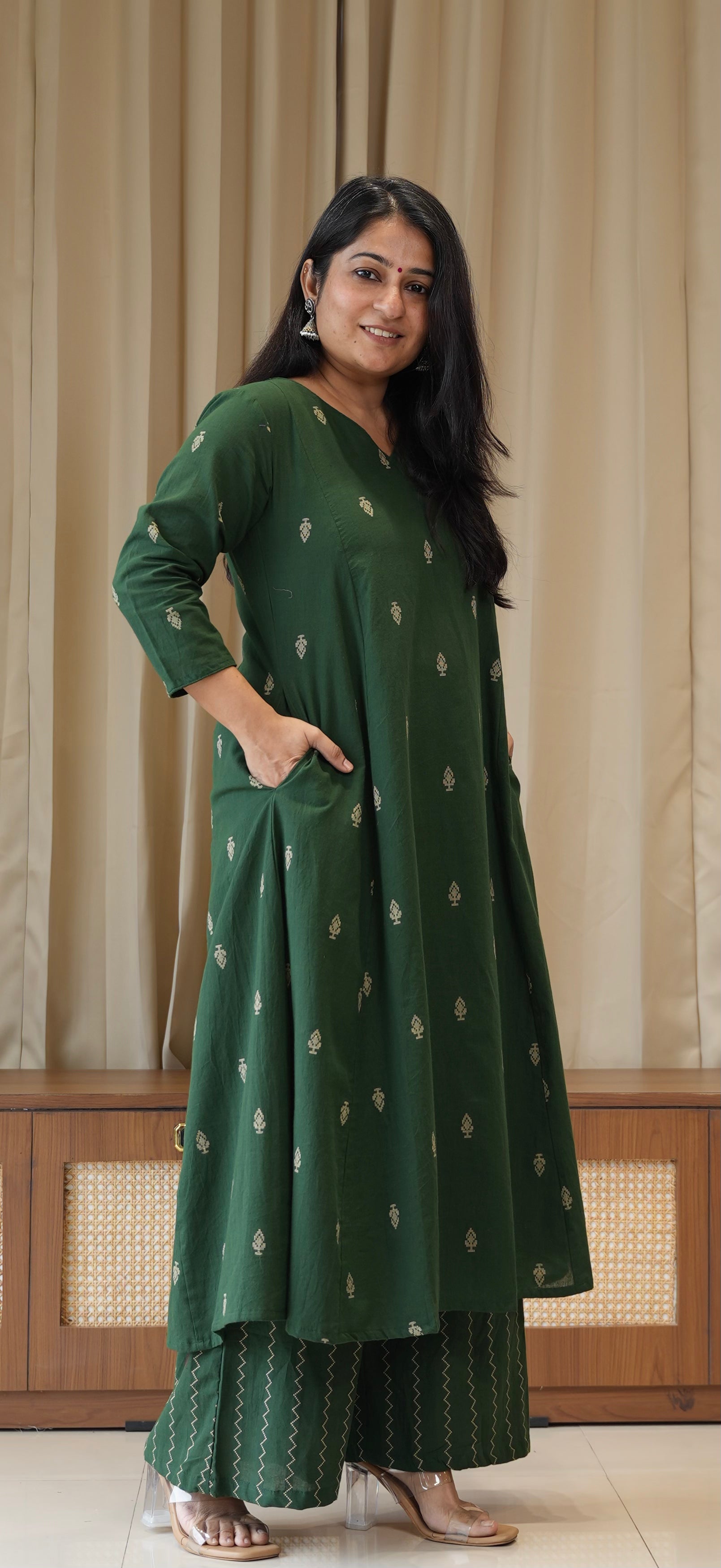 Aagya Handwoven Cotton Kurta Set - Green
