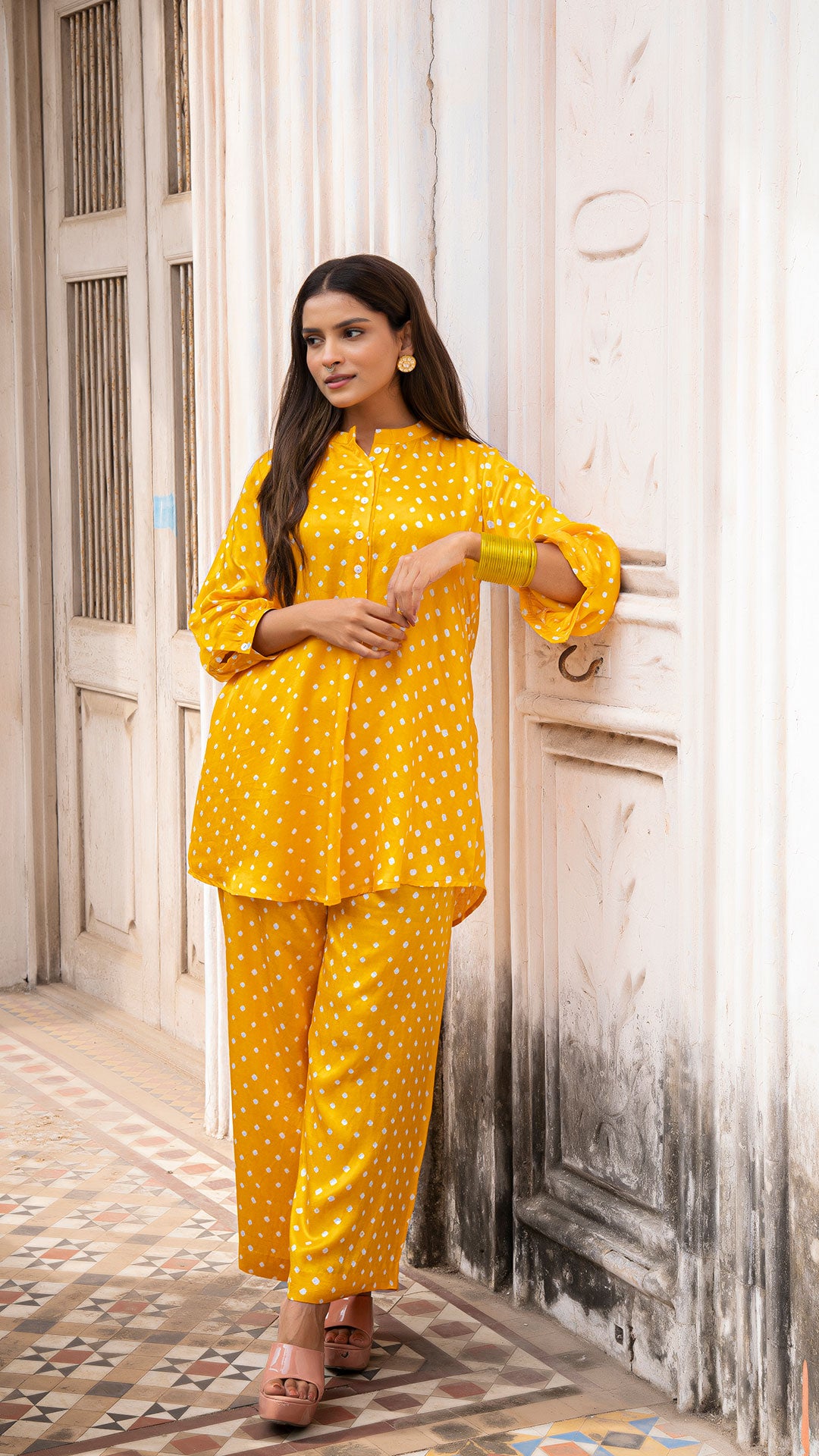 Bandhani Short Kurta Set In Silk - Yellow