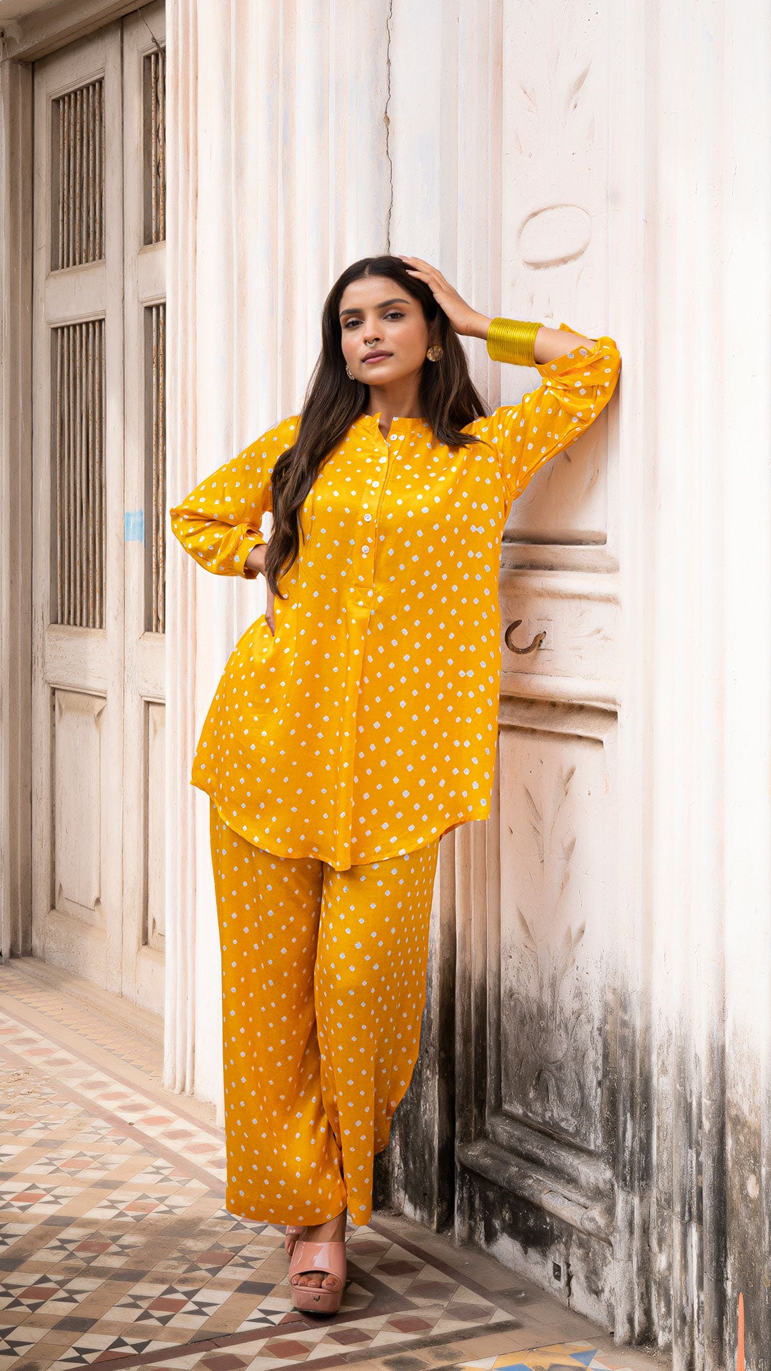 Bandhani Short Kurta Set In Silk - Yellow