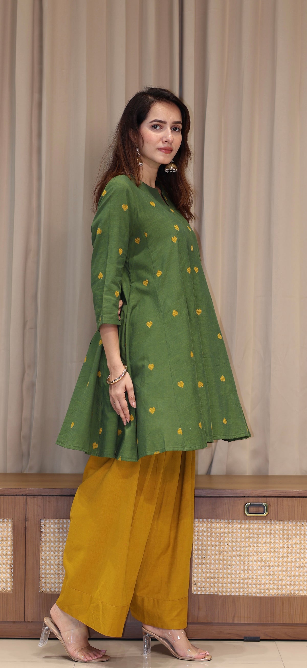 Rishana Mercerised Cotton Handwoven Kurta Set - Green Hearts