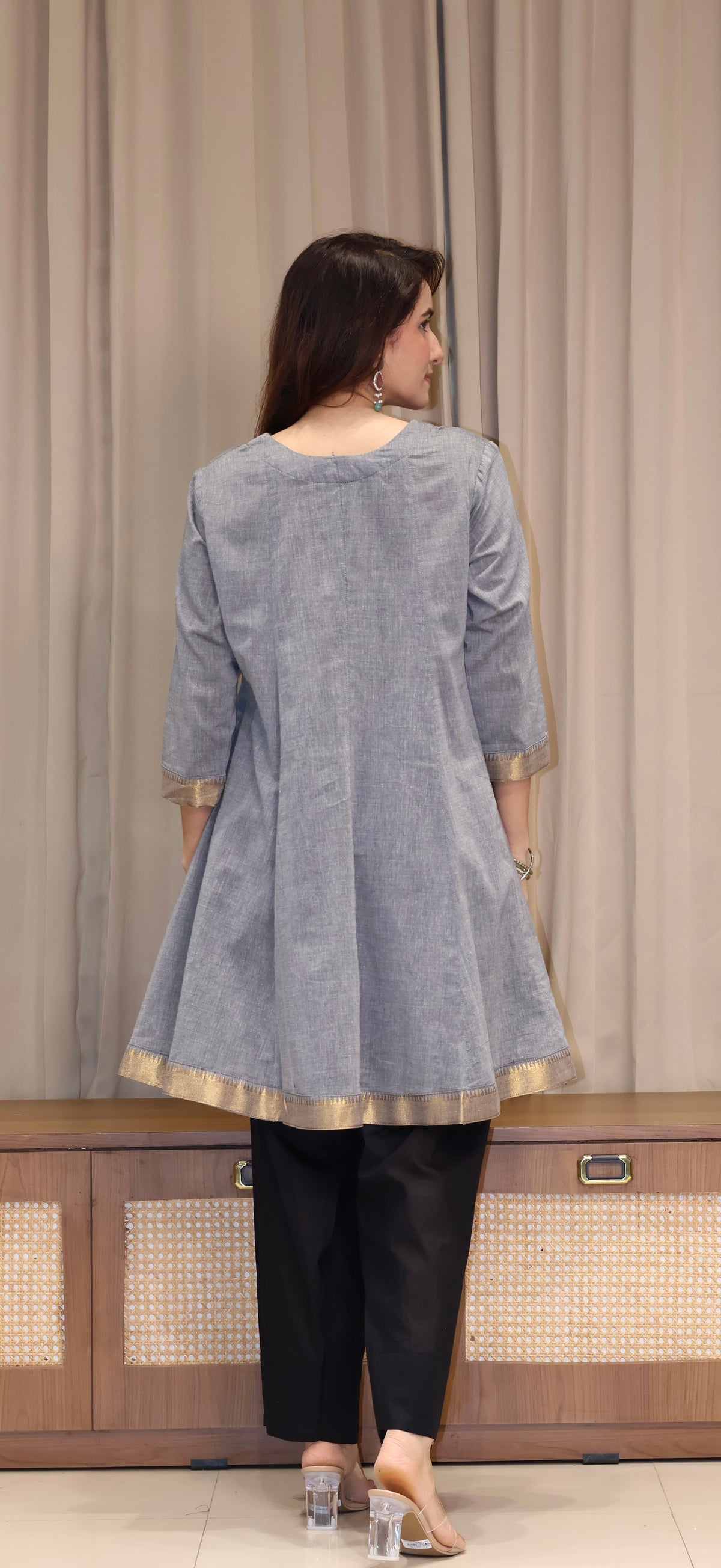Tapsee Mangalgiri Cotton Kali Kurta Set With Nizam Border - Grey