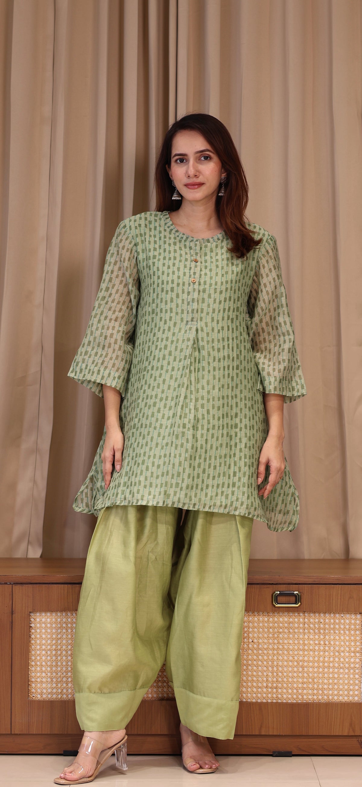 Dhriti Mul Chanderi Kurta Set  - Green