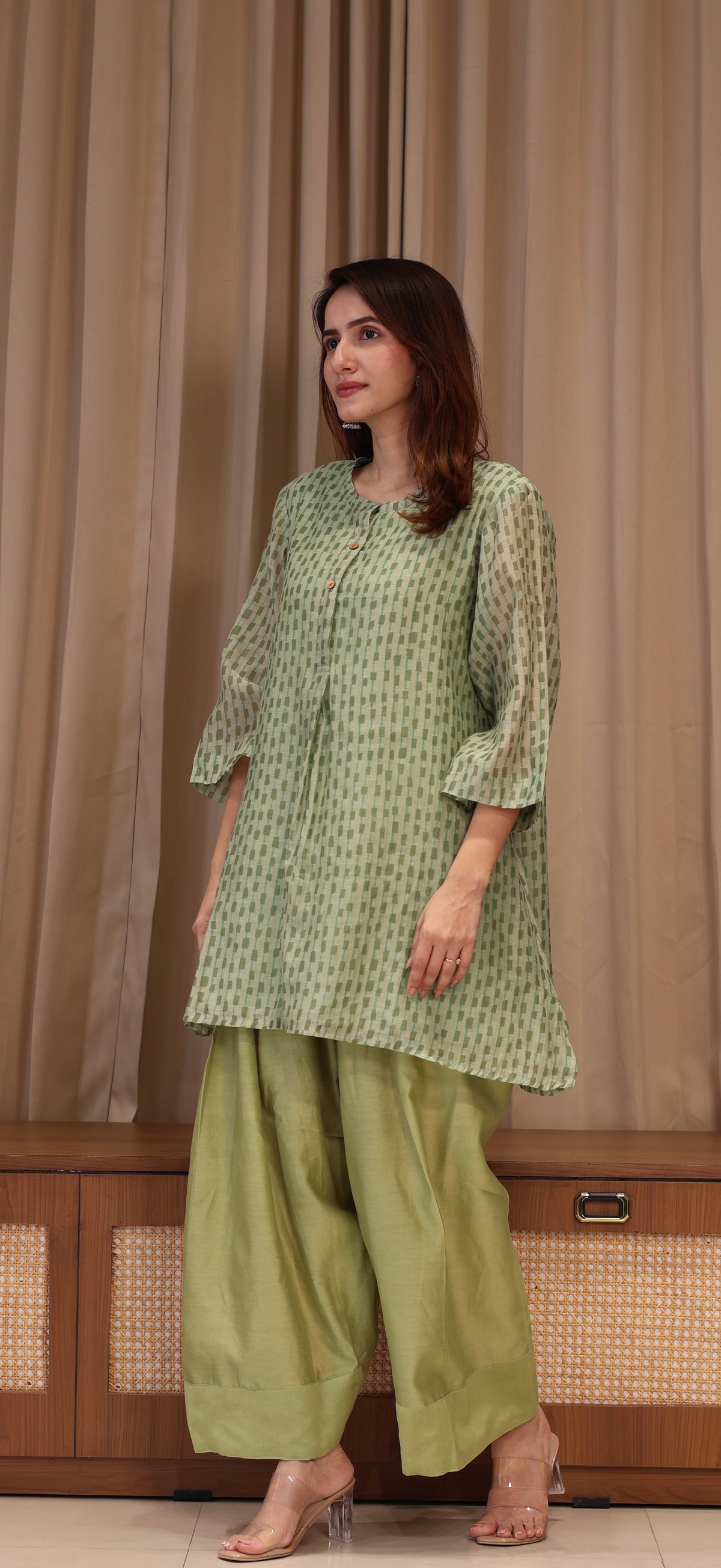 Dhriti Mul Chanderi Kurta Set  - Green