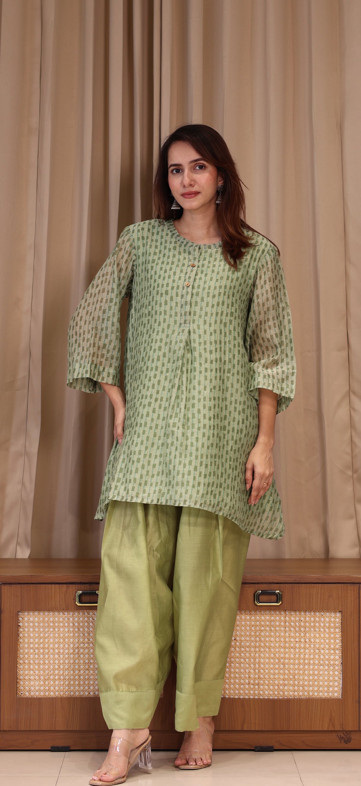 Dhriti Mul Chanderi Kurta Set  - Green