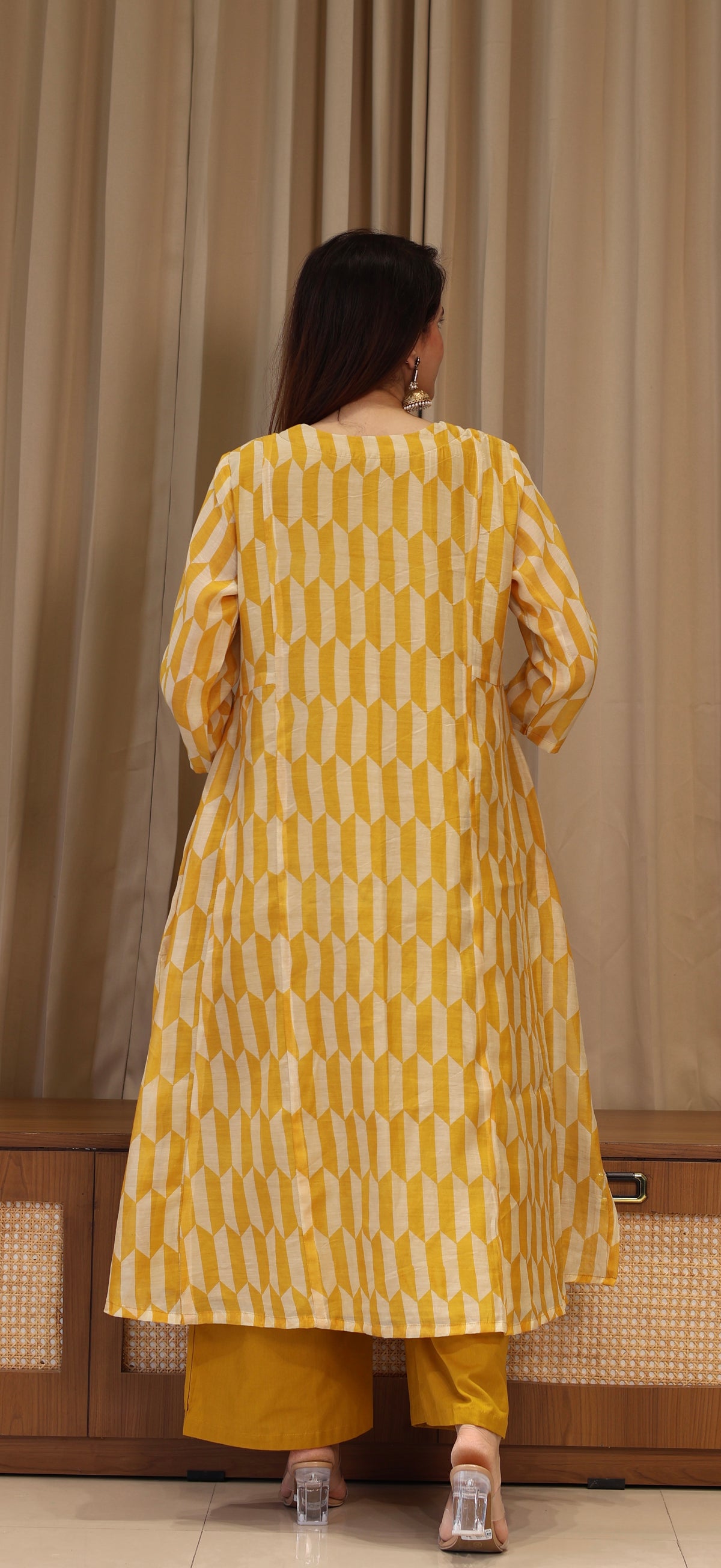 Ismat Mul Chanderi Kurta Set - Yellow