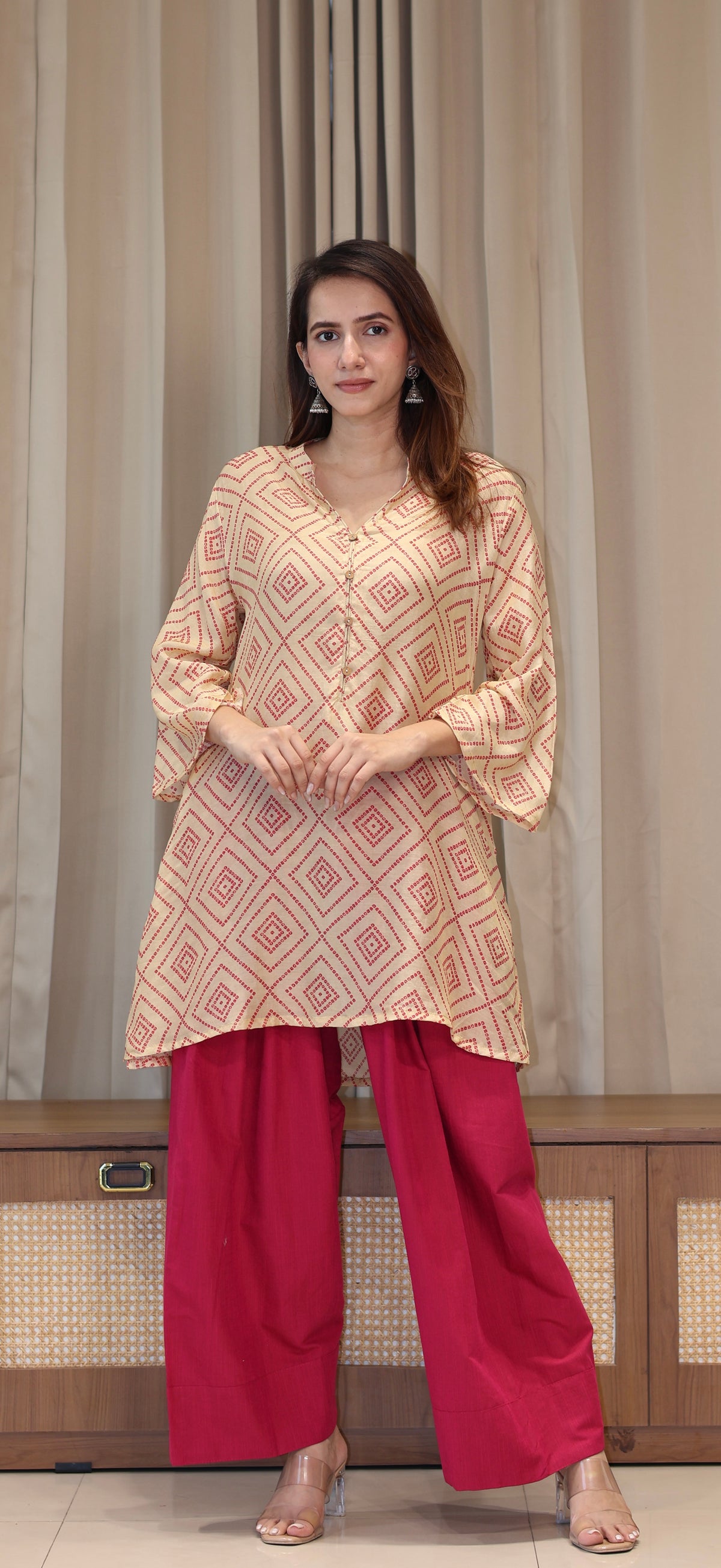 Off white Bandhani Print Cotton Silk Kurta With Farsi Bottom
