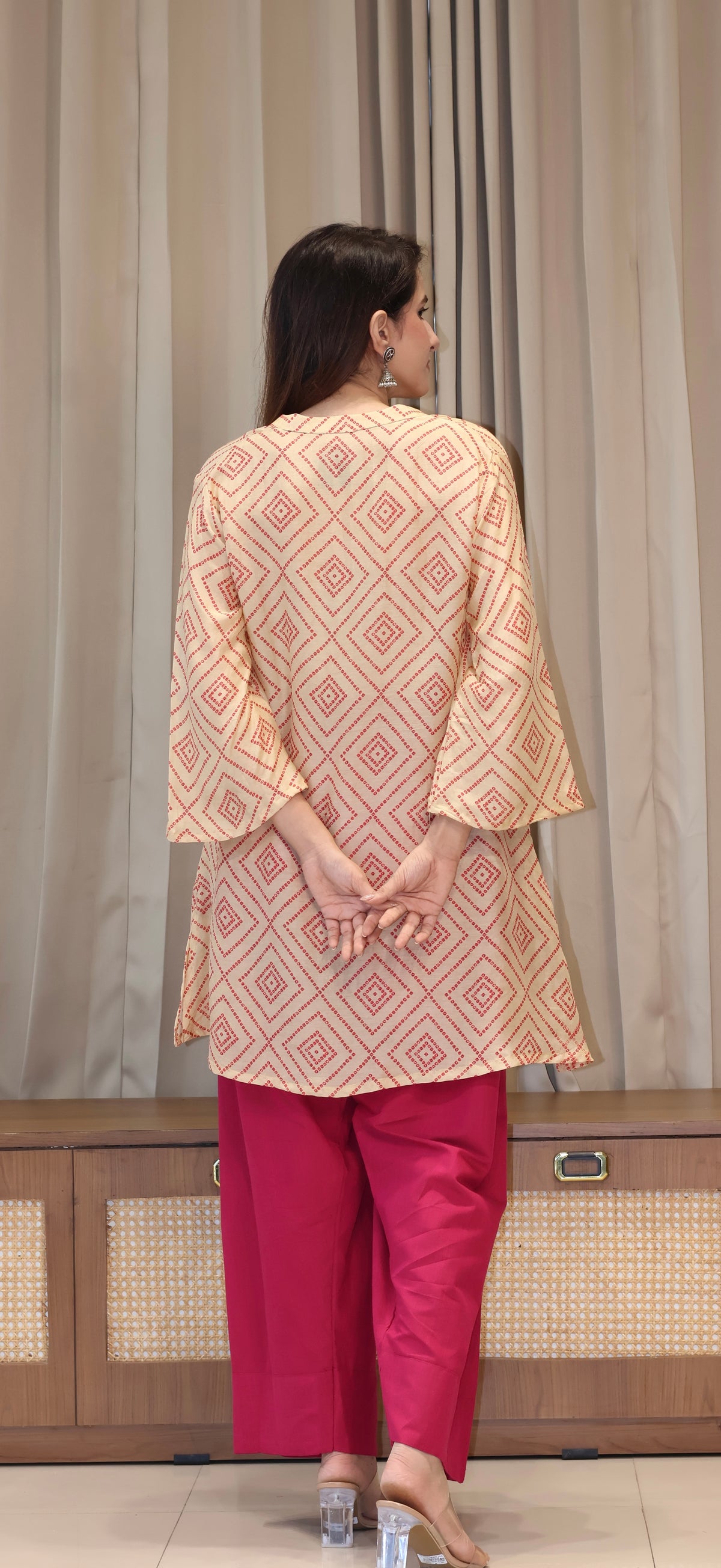 Off white Bandhani Print Cotton Silk Kurta With Farsi Bottom