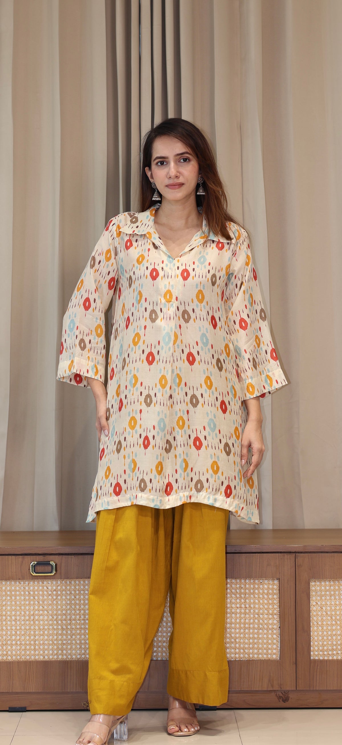Off White Ikkat Print Cotton Silk Kurta With Farsi Bottom