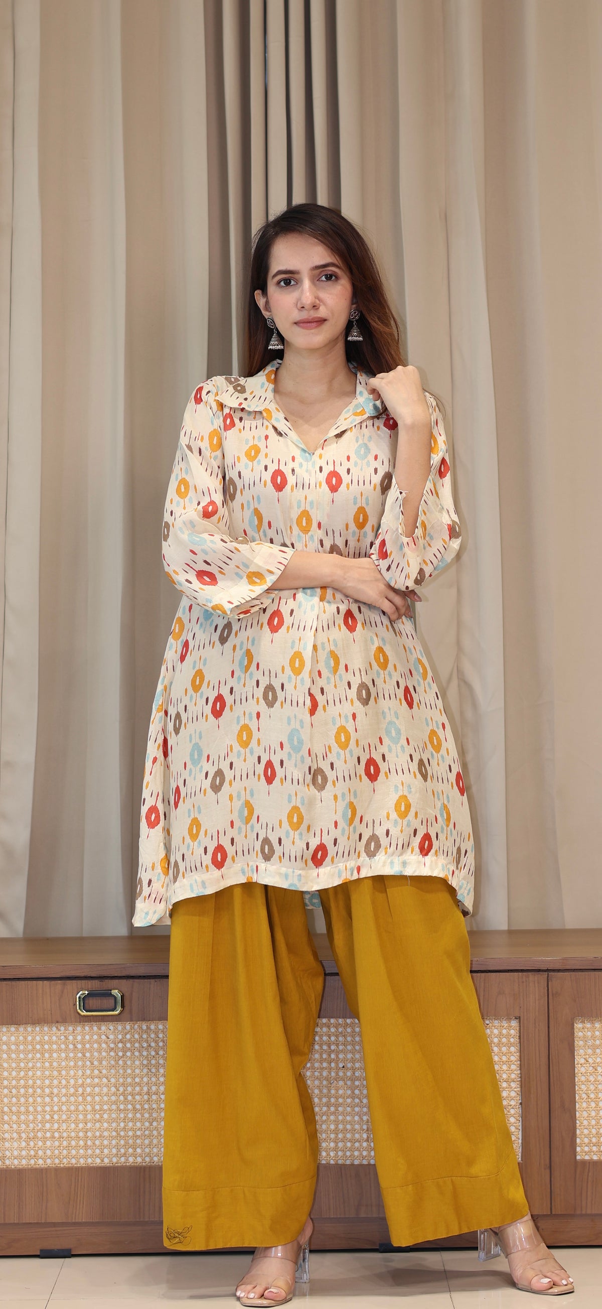 Off White Ikkat Print Cotton Silk Kurta With Farsi Bottom