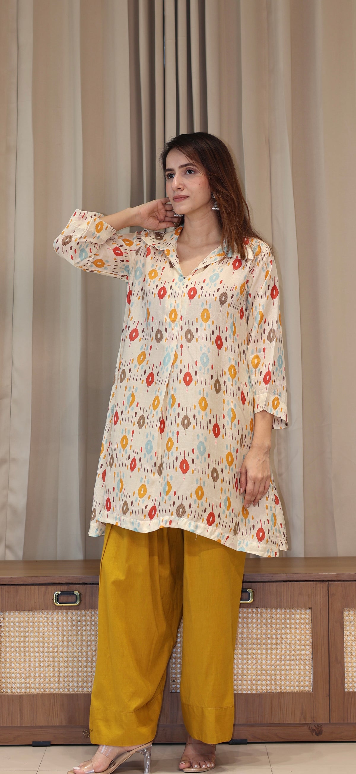 Off White Ikkat Print Cotton Silk Kurta With Farsi Bottom