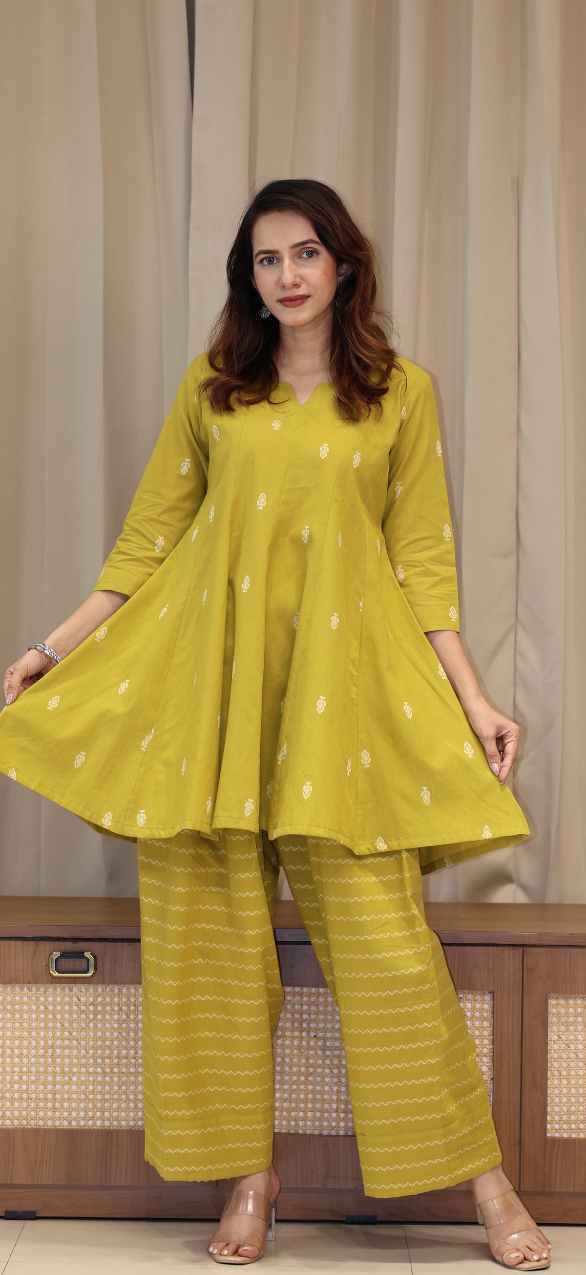 Konen Handwoven Cotton Kali Kurta Set - Lime Green