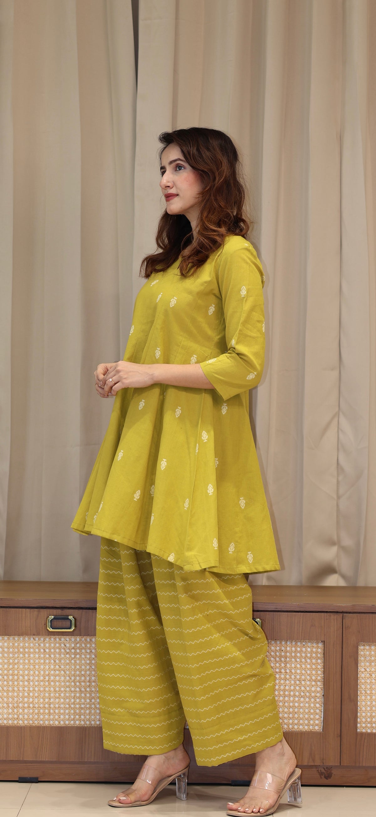 Konen Handwoven Cotton Kali Kurta Set - Lime Green