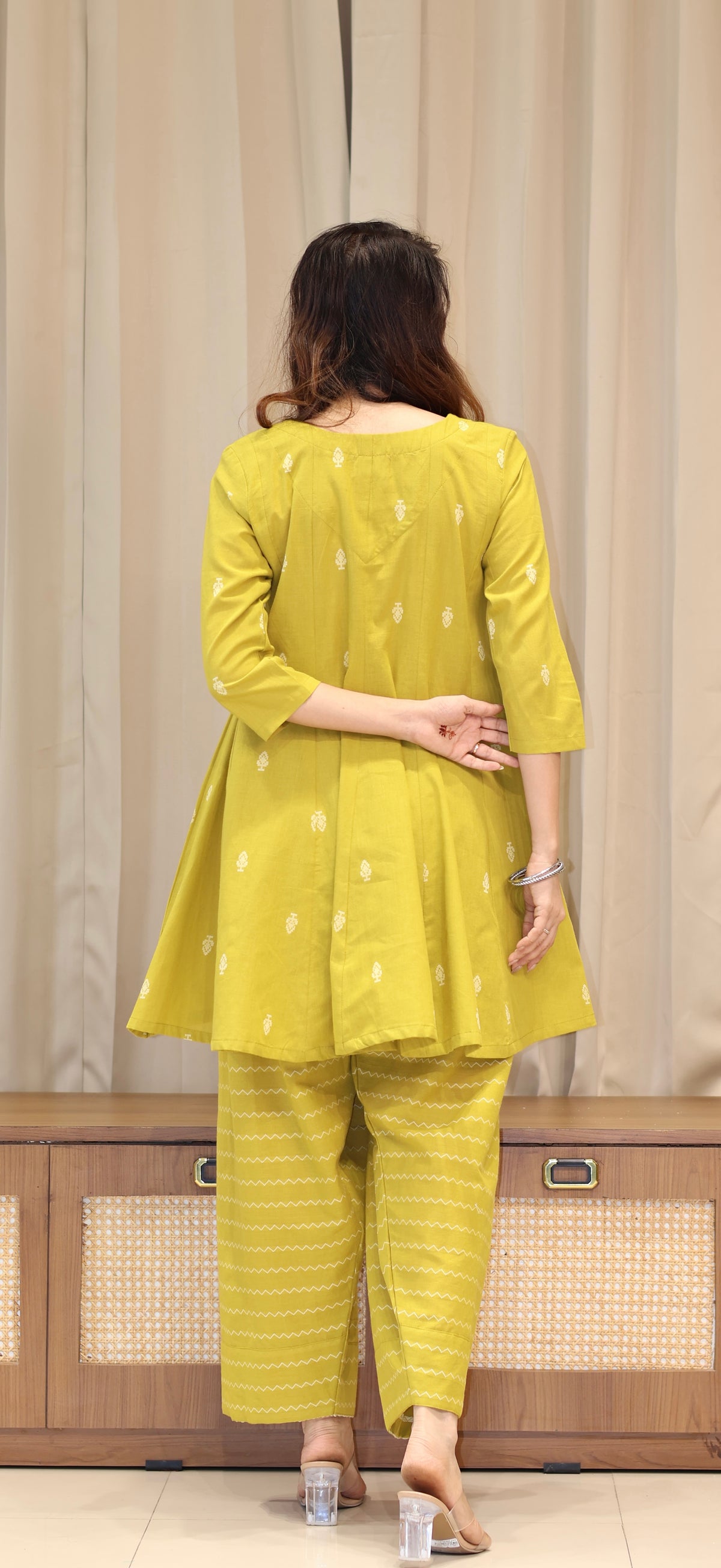 Konen Handwoven Cotton Kali Kurta Set - Lime Green