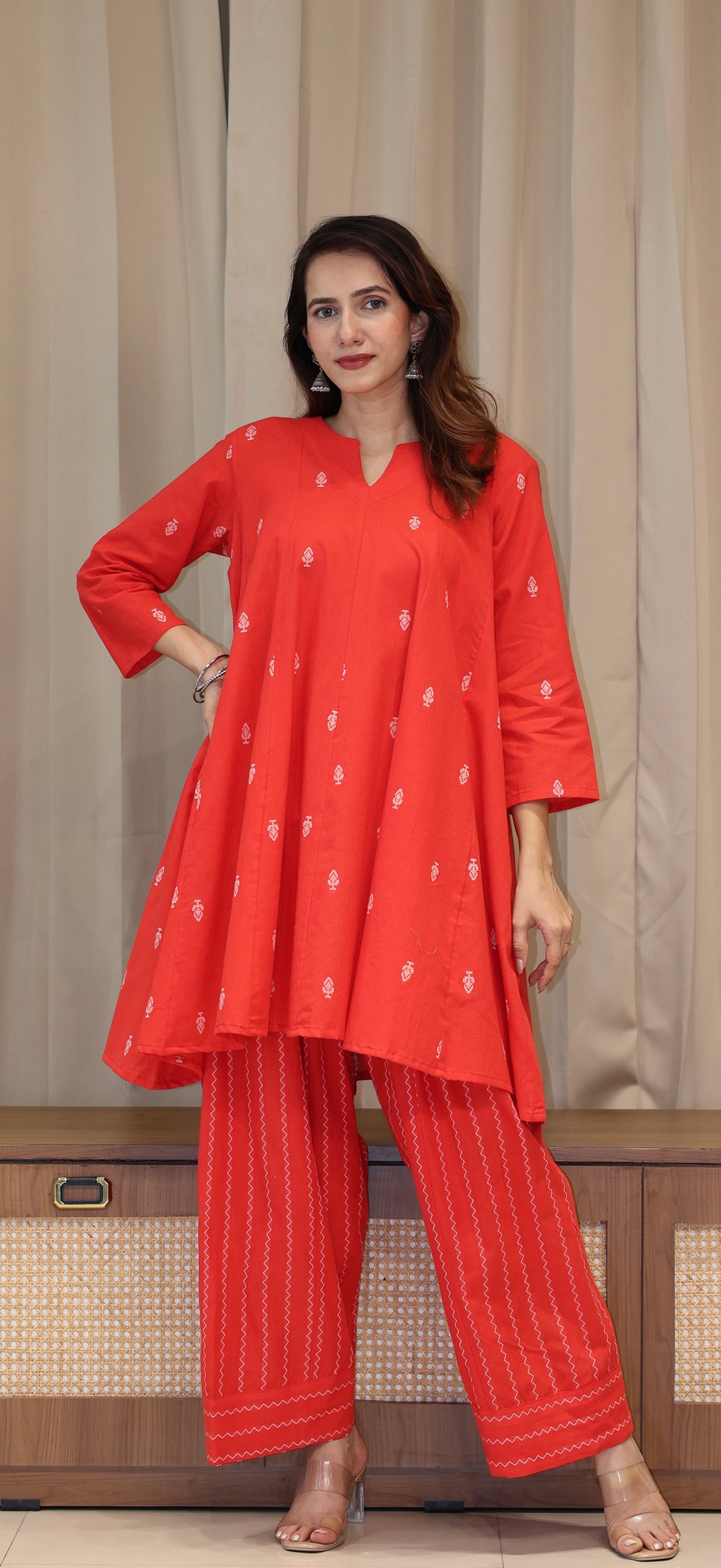 Vaidehi Handwoven Cotton Kali Kurta Set - Red
