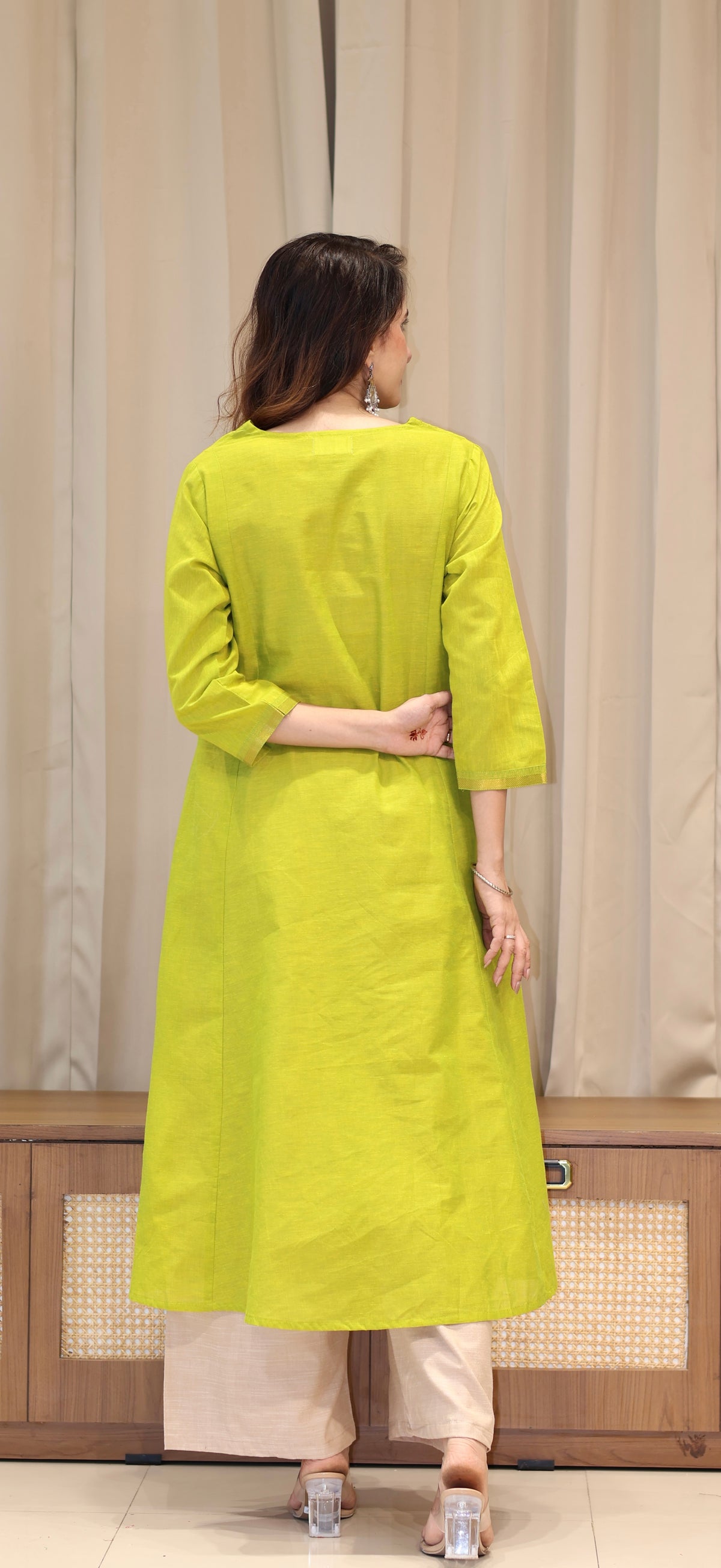 Arva Mangalgiri Cotton Kali Kurta With Nizam Border - Lime Green